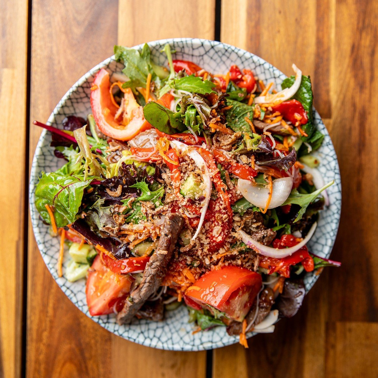 Start the week on a fresh note with our warm Thai beef salad.

Charred beef tossed through an asian mix of Thai basil, mint, coriander, lettuce, vermicelli and fresh veggies dressed in Thai dressing finished with toasted peanuts.

#HarwoodHotel #Visi