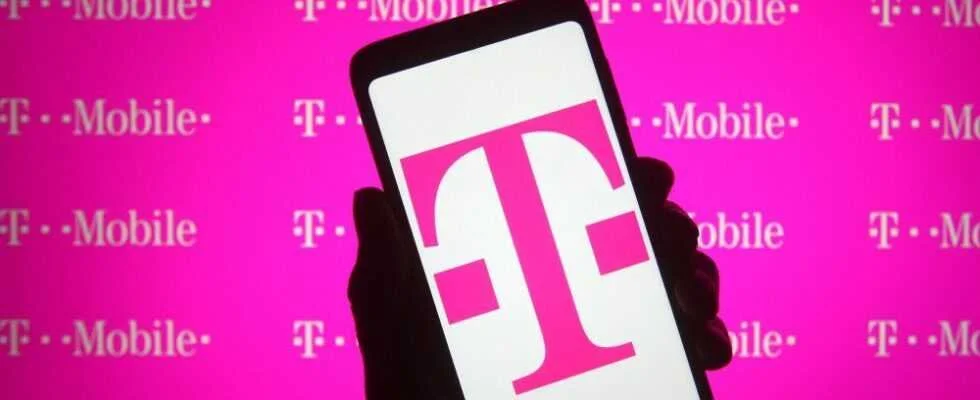 T-Mobile logo on a cell phone screen