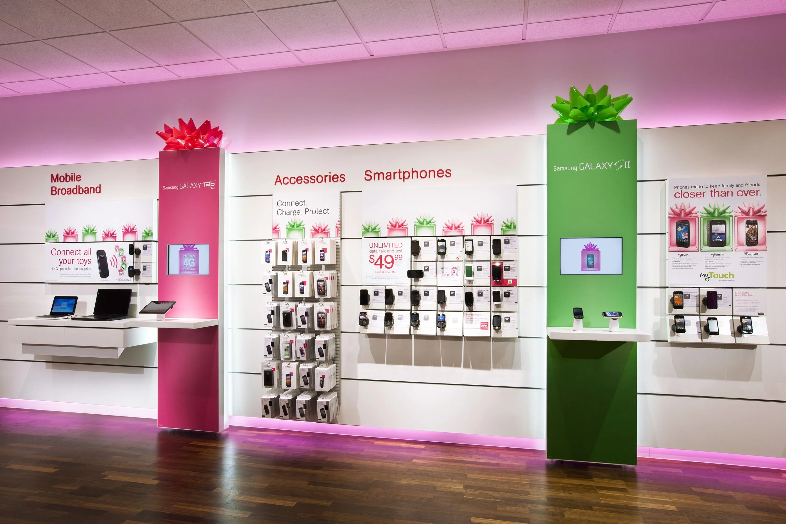 T-Mobile Digital Retail Store 2.jpg