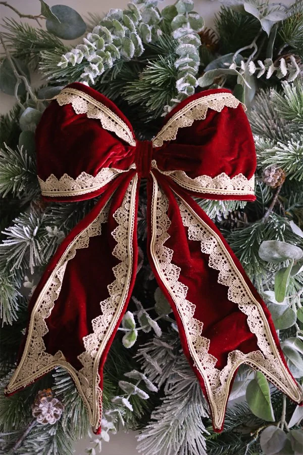 Christmas-red-velvet-bow-tree-decoration-edinburgh-luxury.jpg