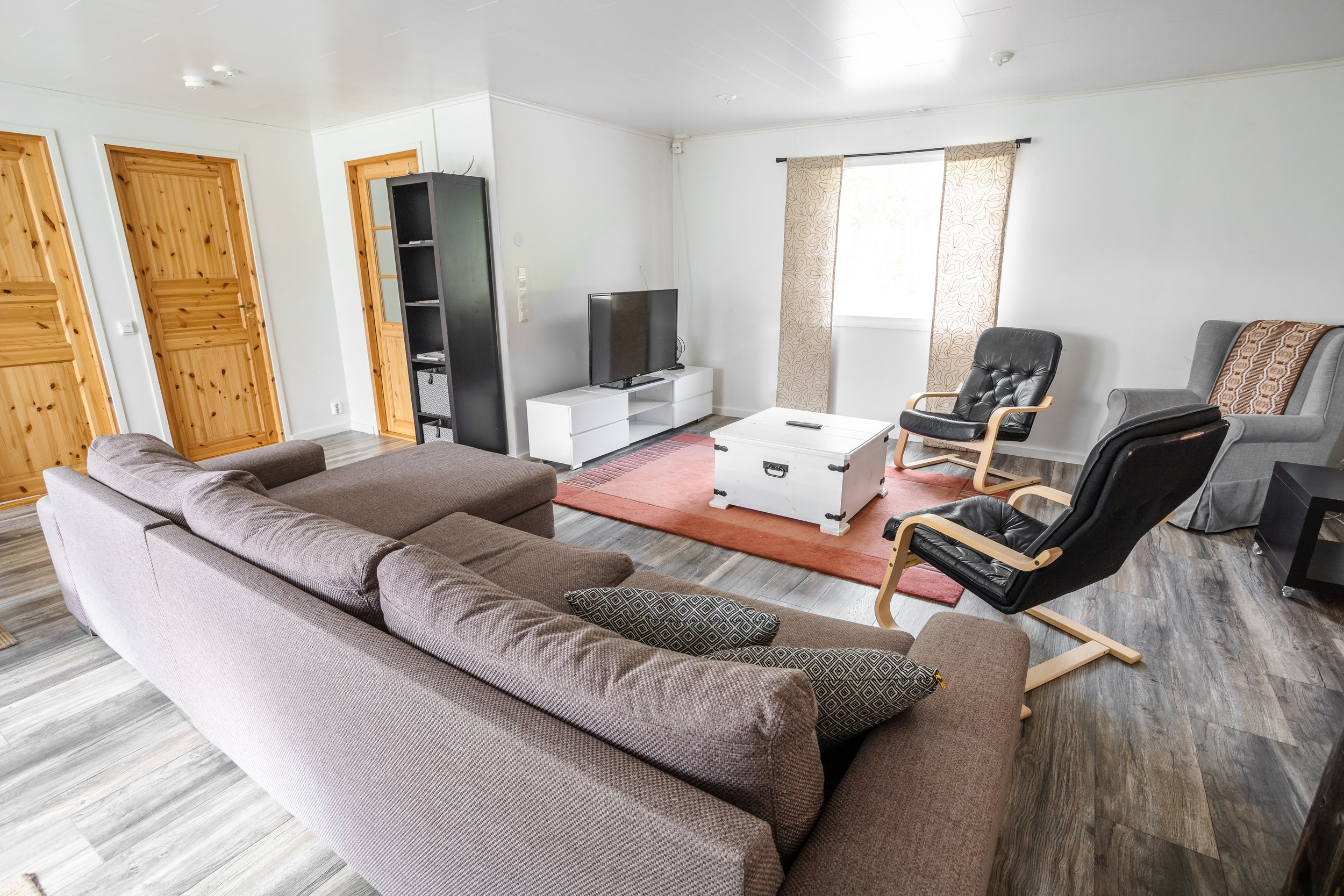 villa-saananjuuri-livingroom-sofa (Copy) (Copy)