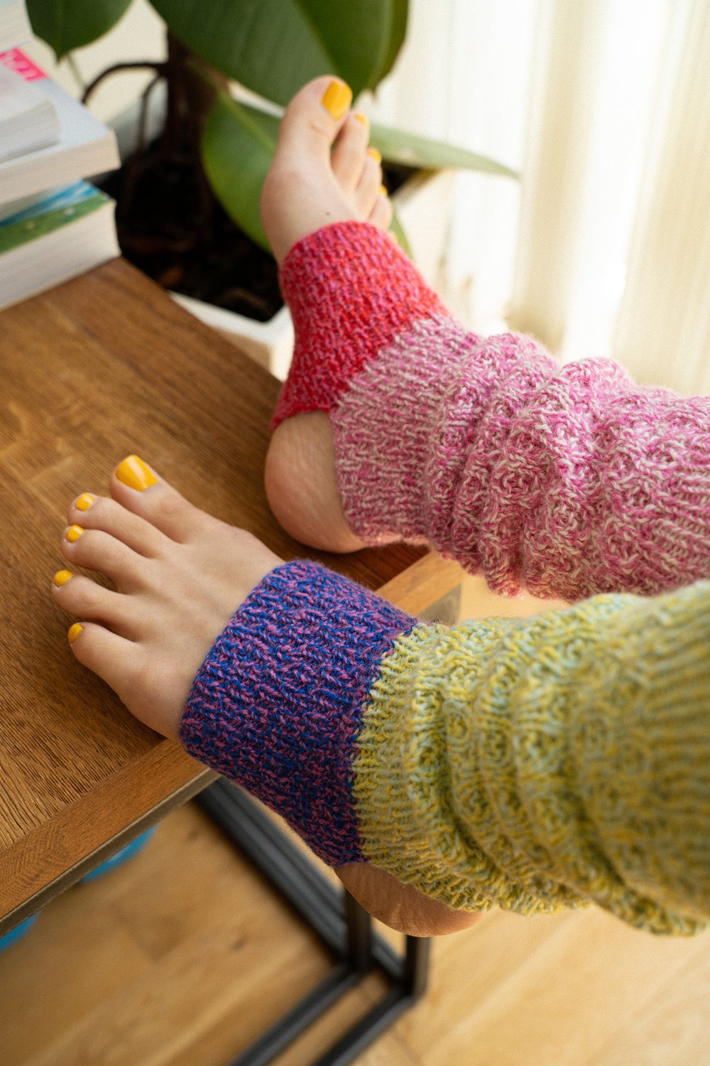 Midnight yoga club socks knitting pattern — ARA STELLA