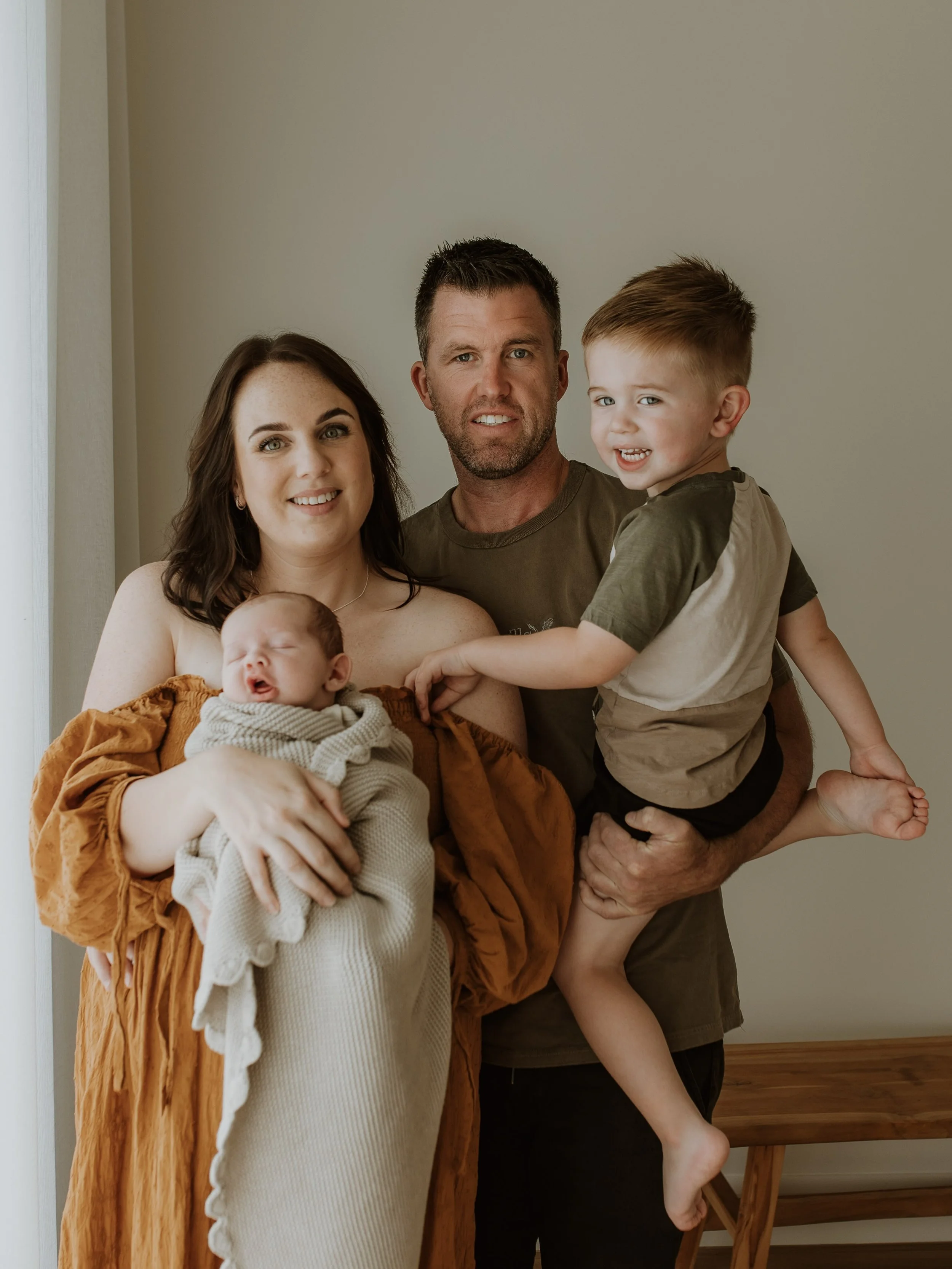 More and more of my client&rsquo;s are opting to have their Newborn and Maternity Sessions in the Darling Studio, and I am all for it! 

Walk out and close the door, leaving the mess and chaos behind&hellip;

Walk into the calm, warm studio, with con