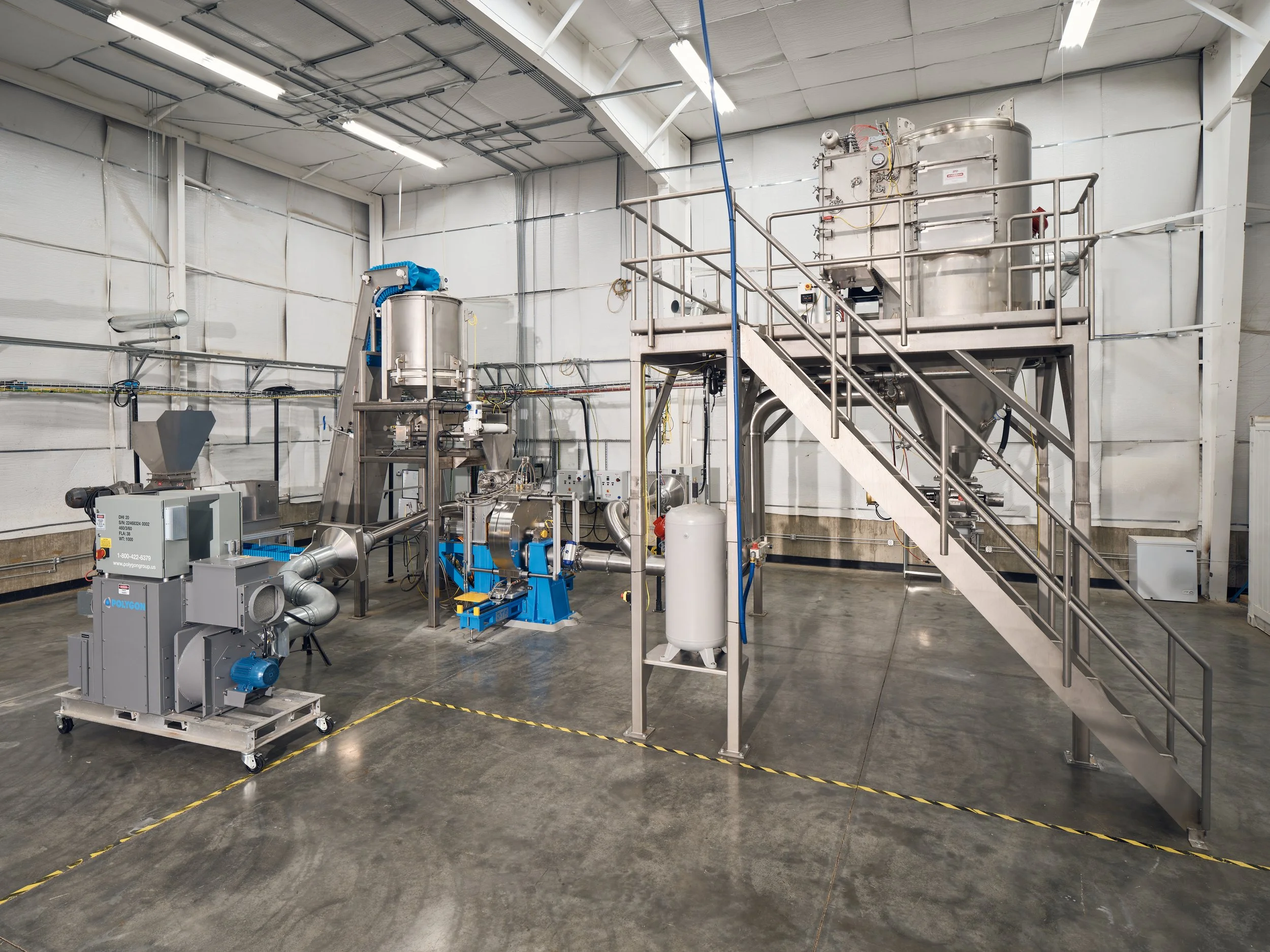 Illustration differentiating R&D sample testing and on-site pilot testing before full-scale production.