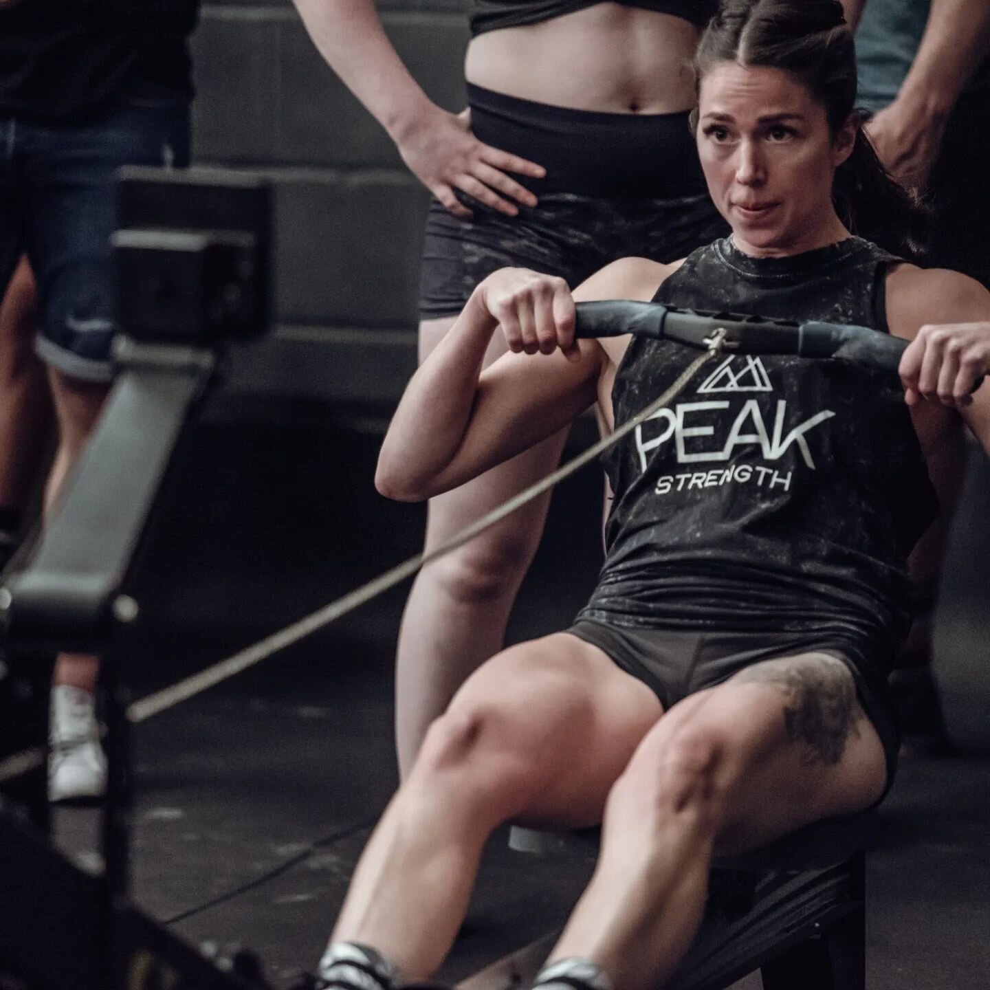 Rowing eliminator at our PEAK OFF TRIBES competition.

What an amazing event with some even better pain faces! 

Think these can be topped at our winter comp this November?

Why not enter and see!

📸 @sarakinas

#peakoff #wintercomp #painface #compe