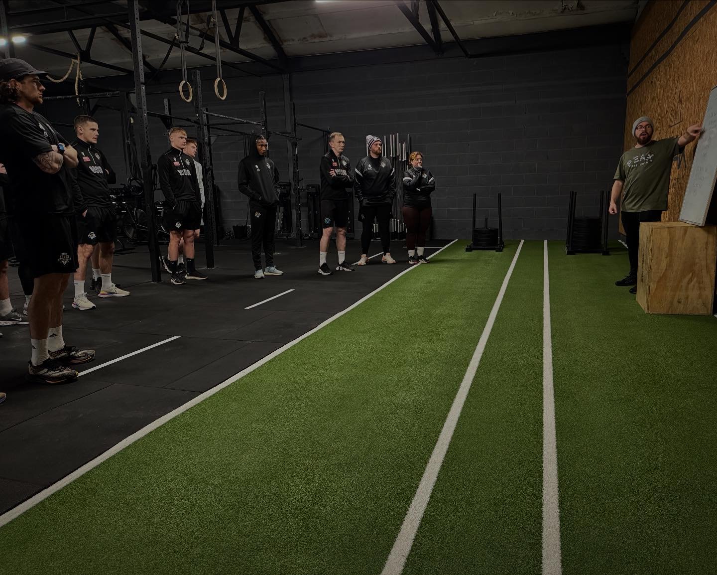 Great to have @mossleyfootballclub back in for another session.

We got to test their fitness out during mid season and put them through their paces.

These lads are looking in top shape 💪

#peakstrength #mossleyafc #train #mossley #fitness #footbal