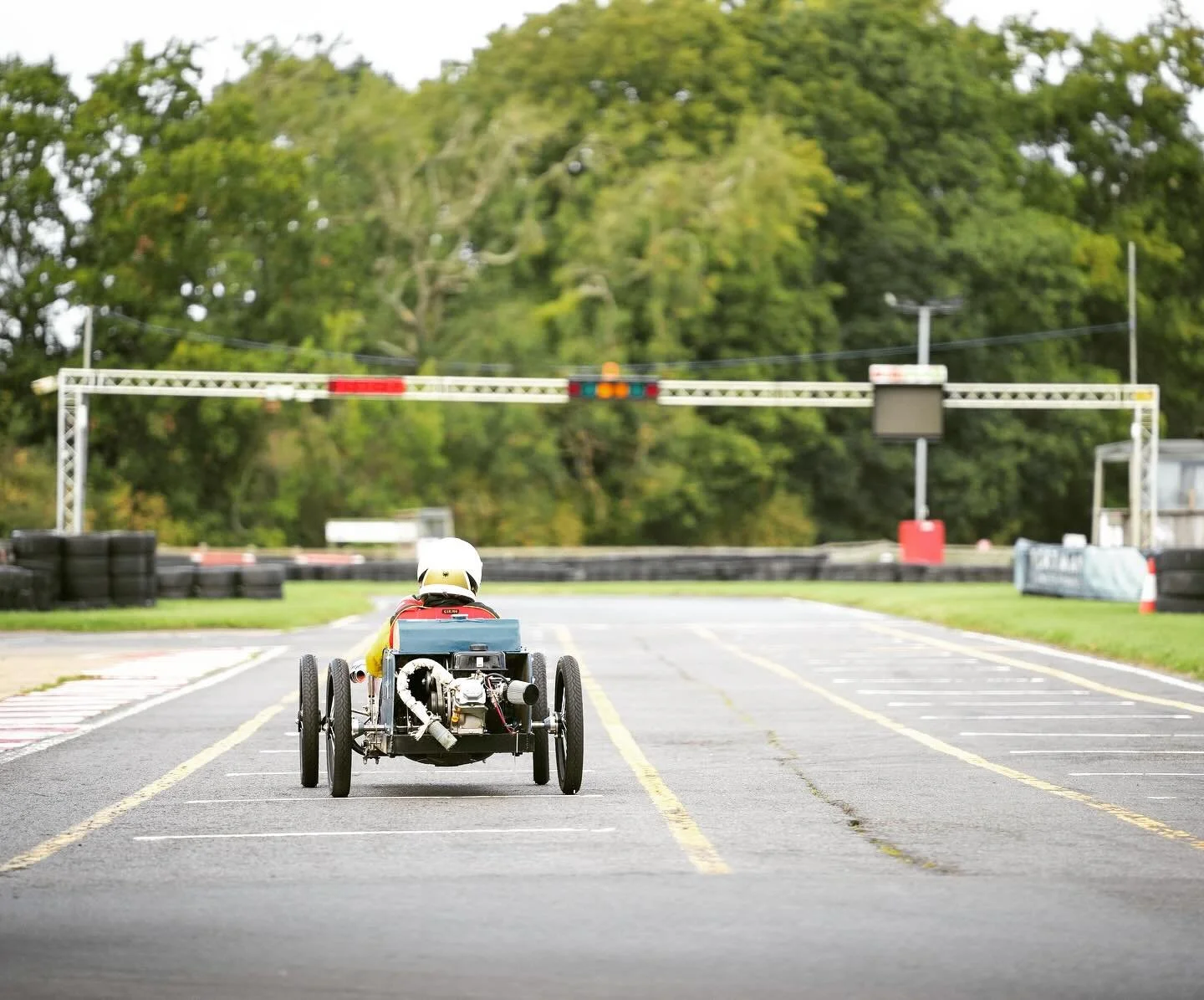 The final straight, Whilton Mill Test and Tune 2025
#whiltonmillkarting #cyclekart #cyclekartgb #cyclekartsgb #cyclekartsgreatbritain #vintageracer #smallcars #scalecars #buildacyclekart #hondac90 #fabrication #handbuilt #britishmade #scalecar #vin