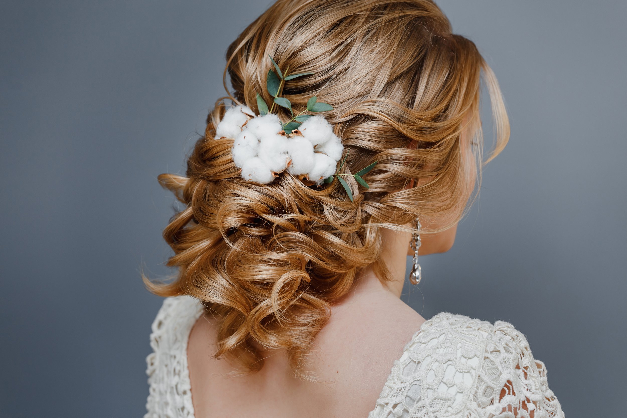 Bridal Hair Inspiration for Summer Weddings: Timeless Looks for the Big Day