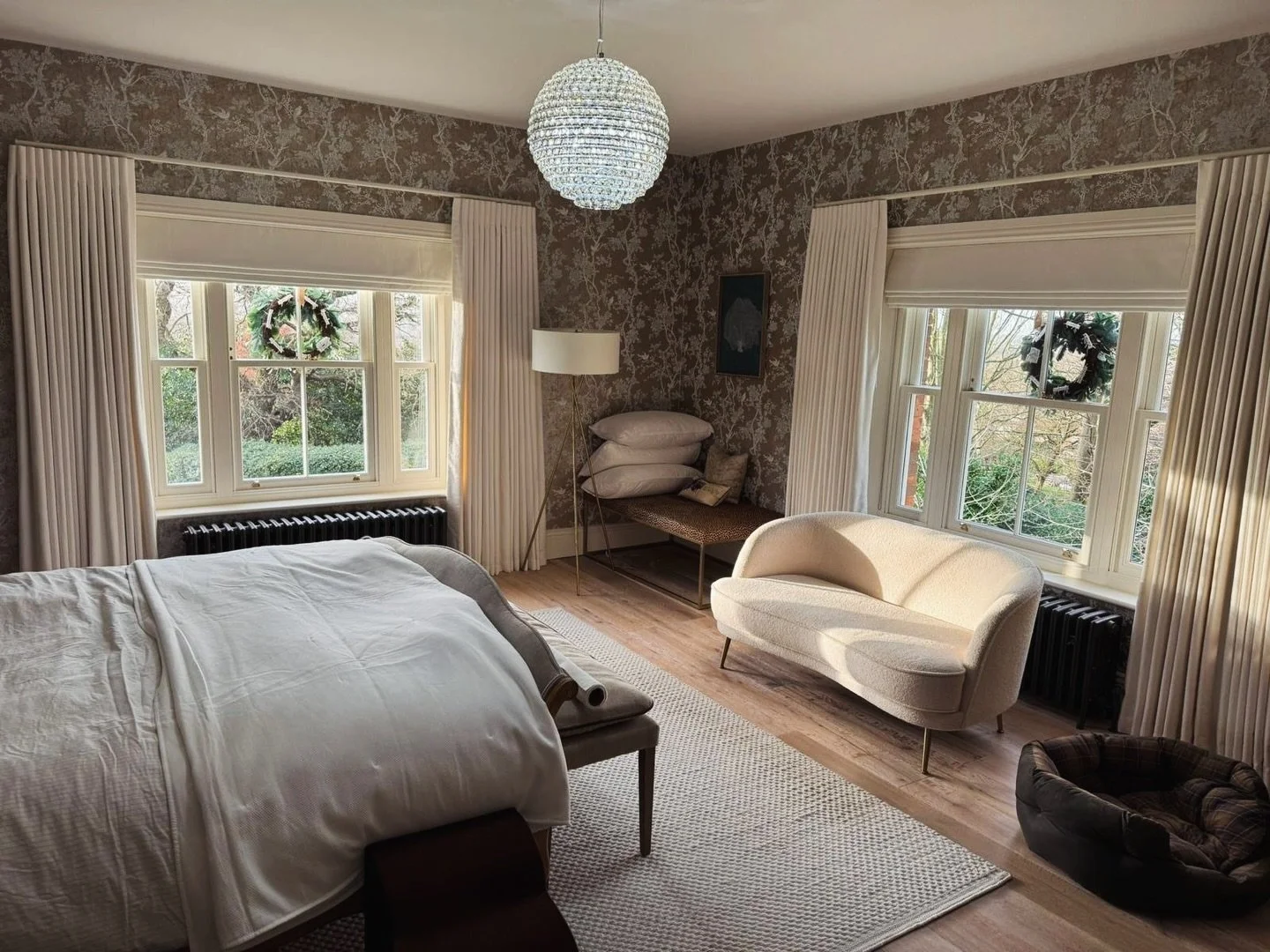 Cartridge pleat on metropoles and romans for this stunning home

. #NorfolkInteriors #NorfolkHomes #NorfolkMakers #MadeToMeasureCurtains #MadeToMeasureBlinds #BespokeCurtains #BespokeBlinds #SoftFurnishingsUK #SoftFurnishingsDesign #CustomCurtains #I