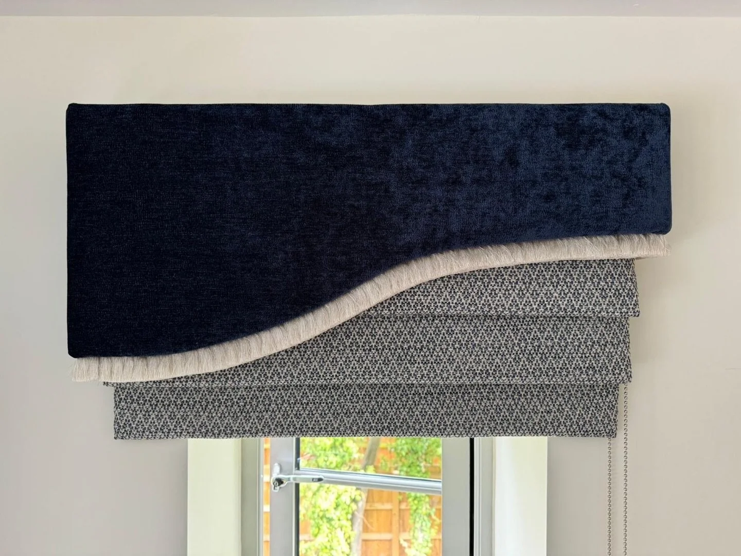 The detail that makes it work. Why bespoke matters.
Because details like this don&rsquo;t happen by accident. Fabric choice matters more than people think.

#BespokeBlinds
#RomanBlindDetails
#InteriorCraft
#MadeToMeasure
#NorfolkInteriors