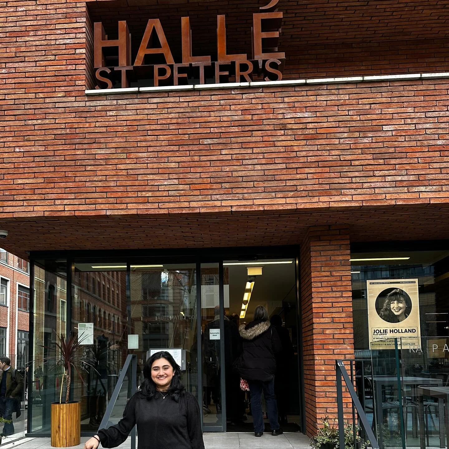 First Performance of 2024!🎊#Part1

Spent yesterday morning singing for @the_halle 's Steve Reich Festival🎶 Such a wonderful experience collaborating with talented musicians, performing @stevereich 's &quot;Music for Mallet Instruments, Voices and O