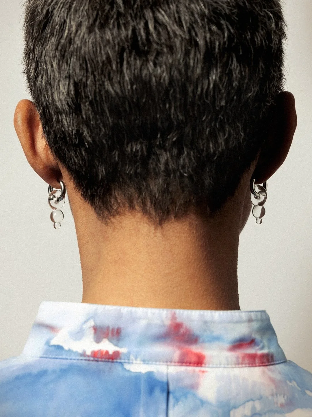 New in 🪐 Three artists. Three languages. One shared force. A collection inspired by women who turned art into identity, color, and freedom.
~
Trois artistes. Trois langages. Une m&ecirc;me force.
Une collection inspir&eacute;e par des femmes qui ont