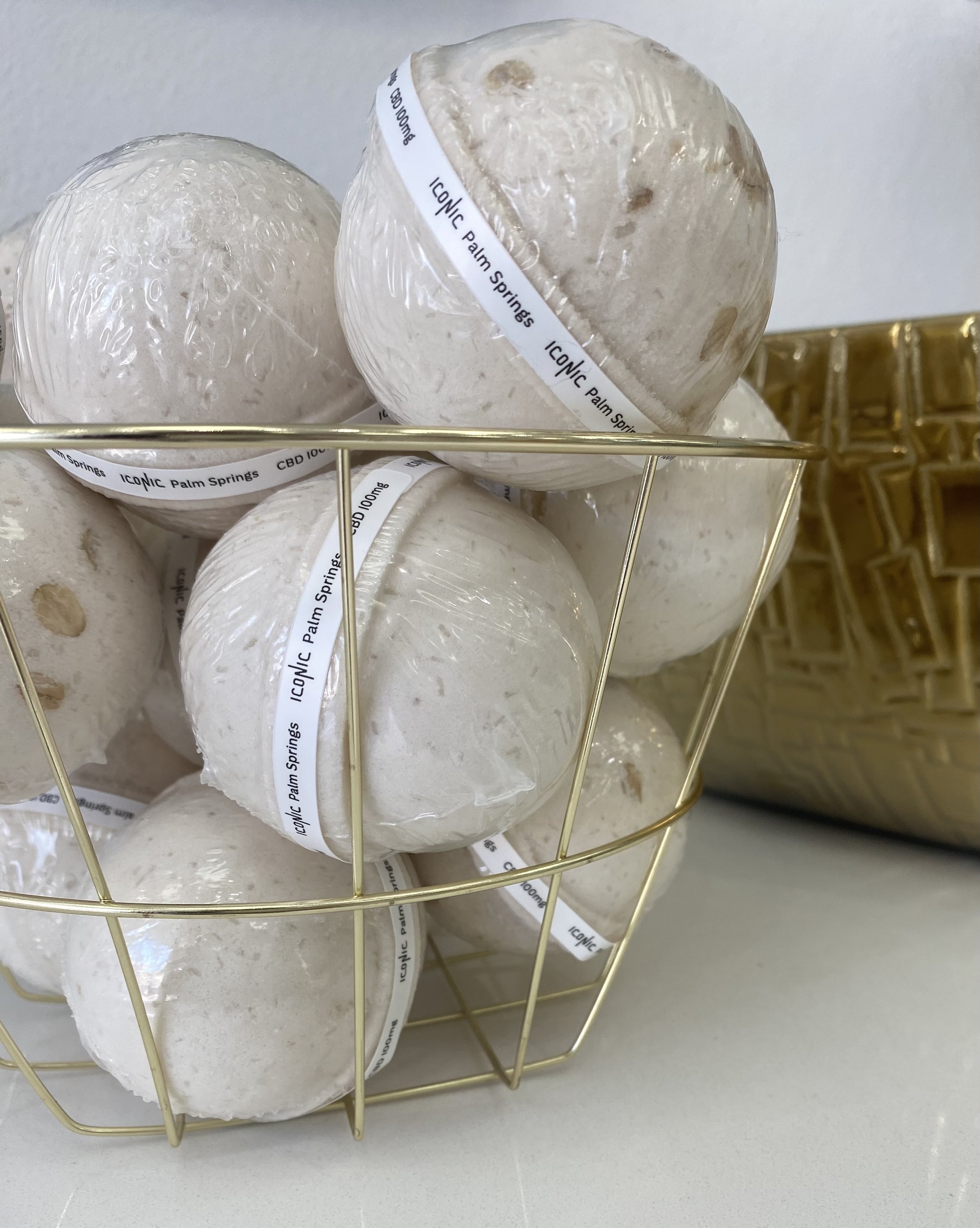 Bath Bomb Honey and Oatmeal.jpeg