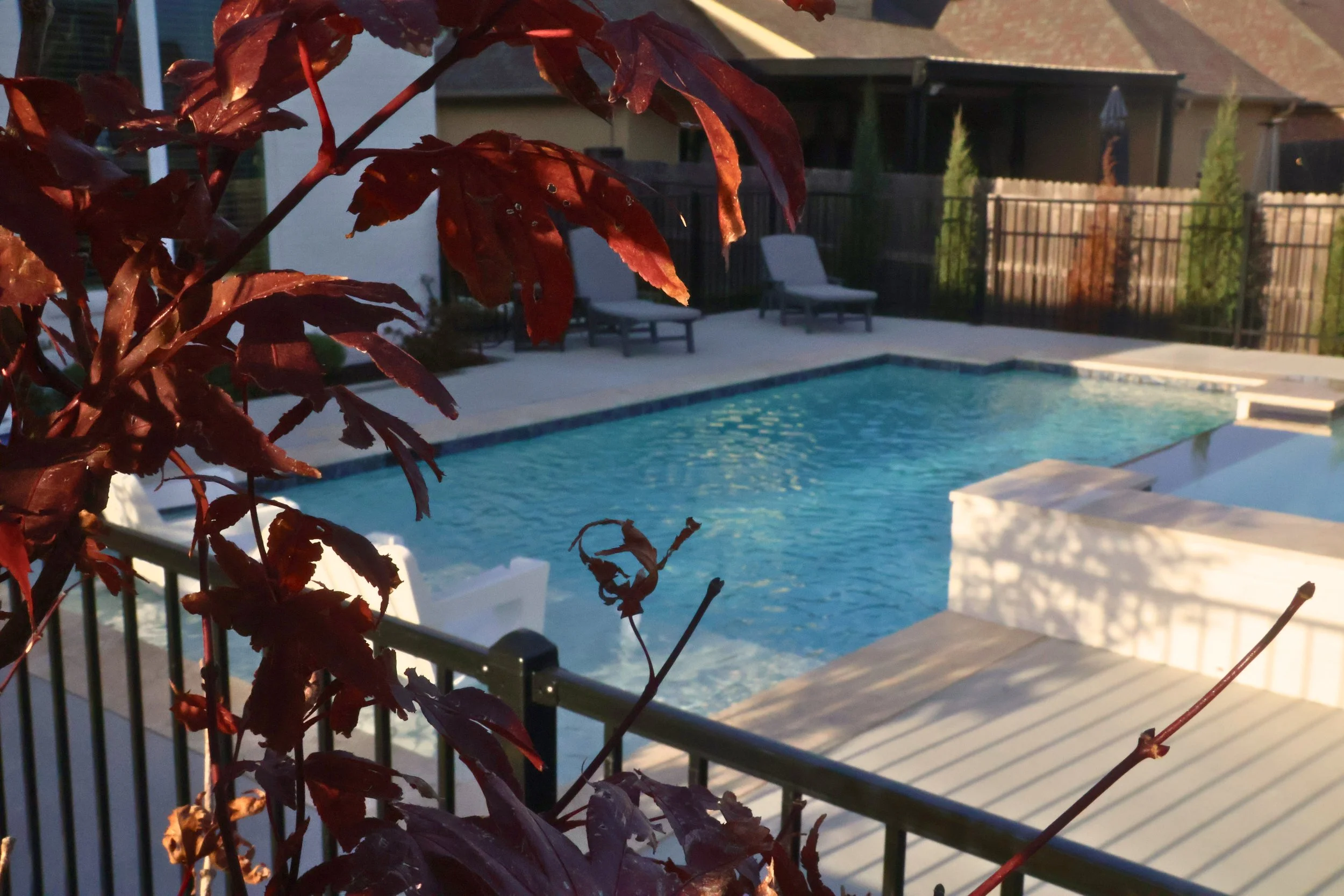Fall-Ready Pool Features: Extending Swim Season in Style