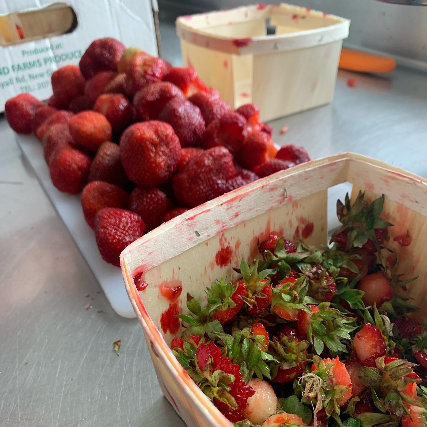 Be on the lookout for our strawberry pies at the upcoming markets 🍓 Made by our very own Lynn Piper, all of our pies are handmade using the very same fruits, veggies, and meat we sell right at our booth .
.
.
.
.
.
#Strawberries #StrawberryPie #Stra