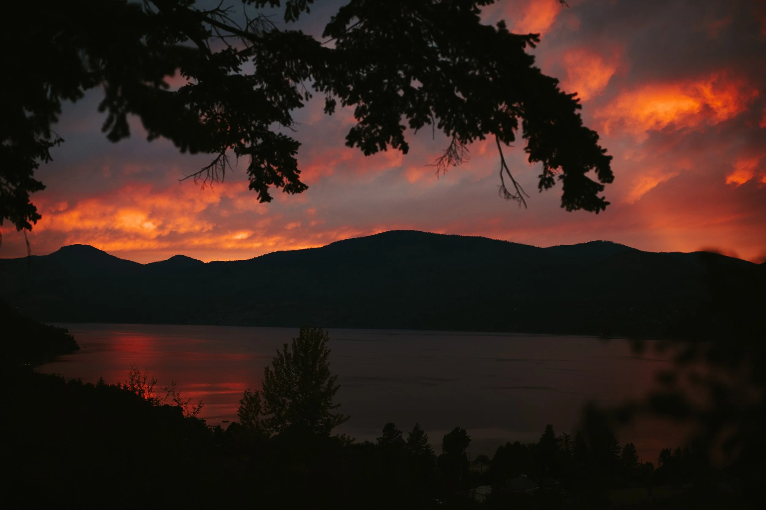Sunset over Laket