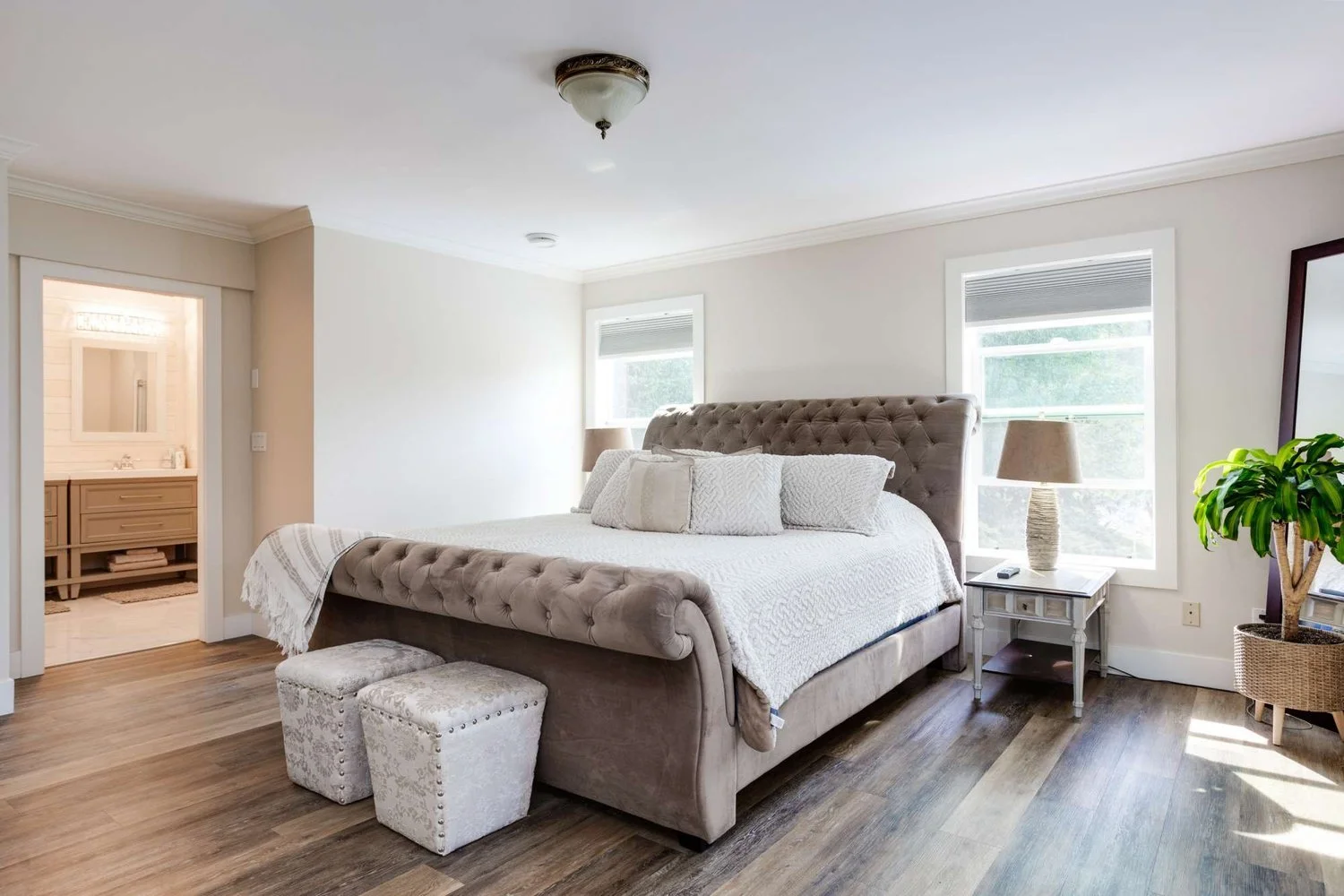 Bridal Suite (with ensuite bathroom)