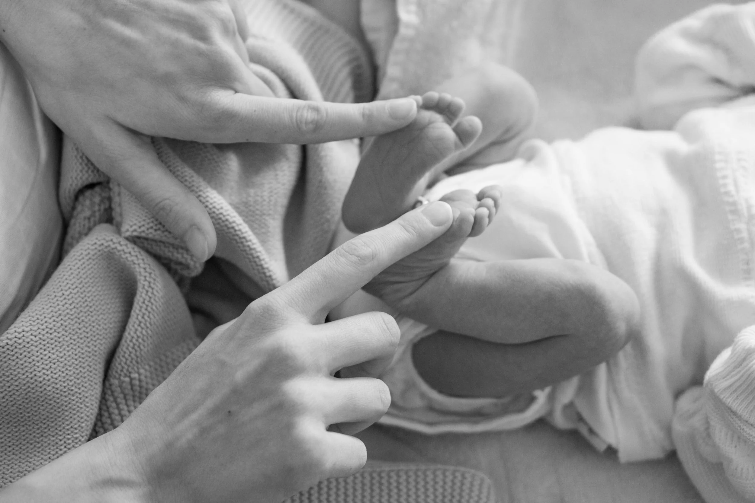 Southern California doula and night nurse supporting newborn feeding and soothing
