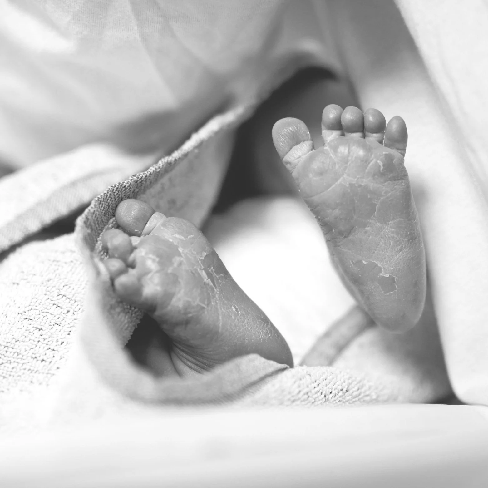 Southern California doula and night nurse helping parents during early hours