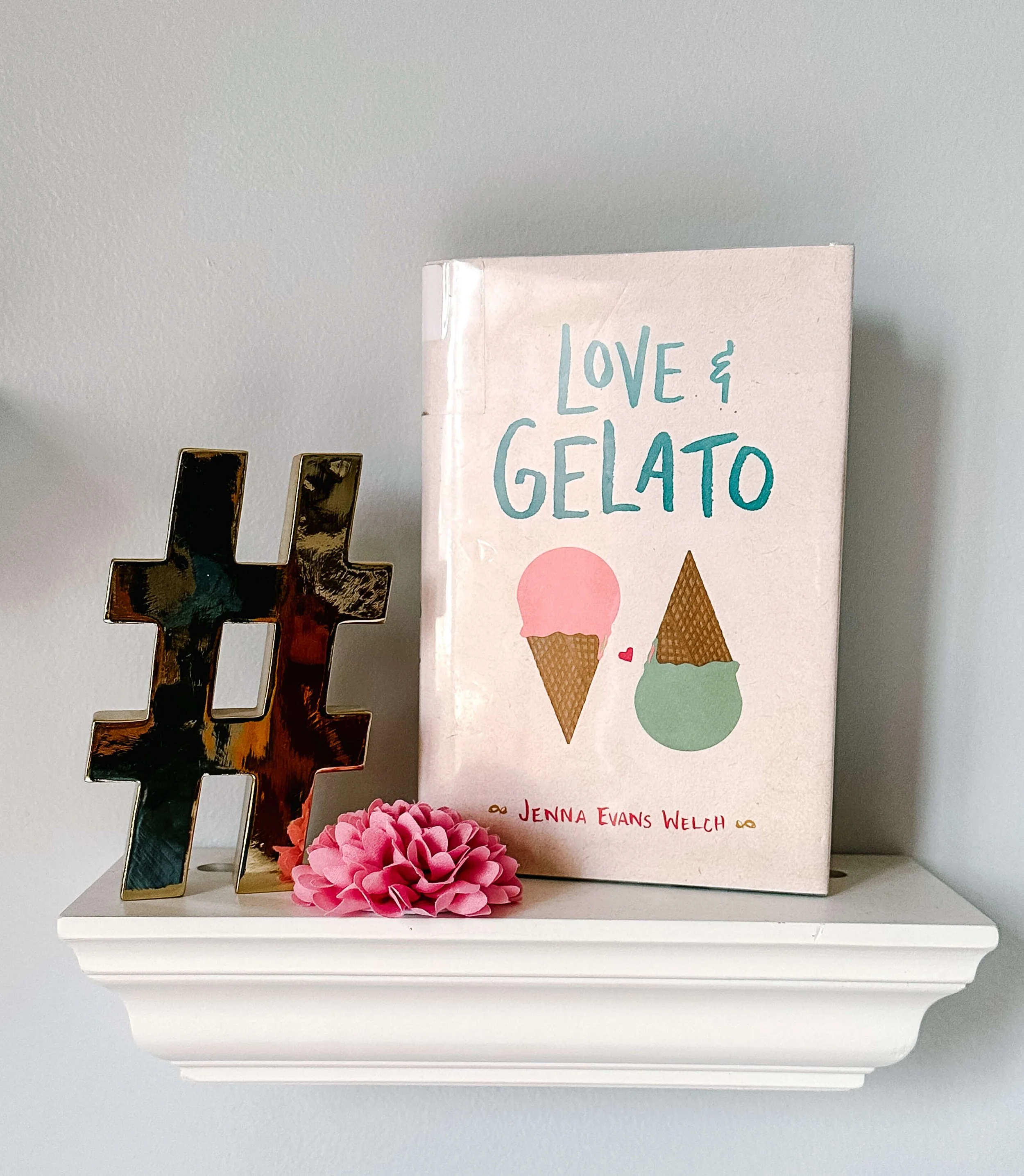 Love and Gelato book cover, Italy