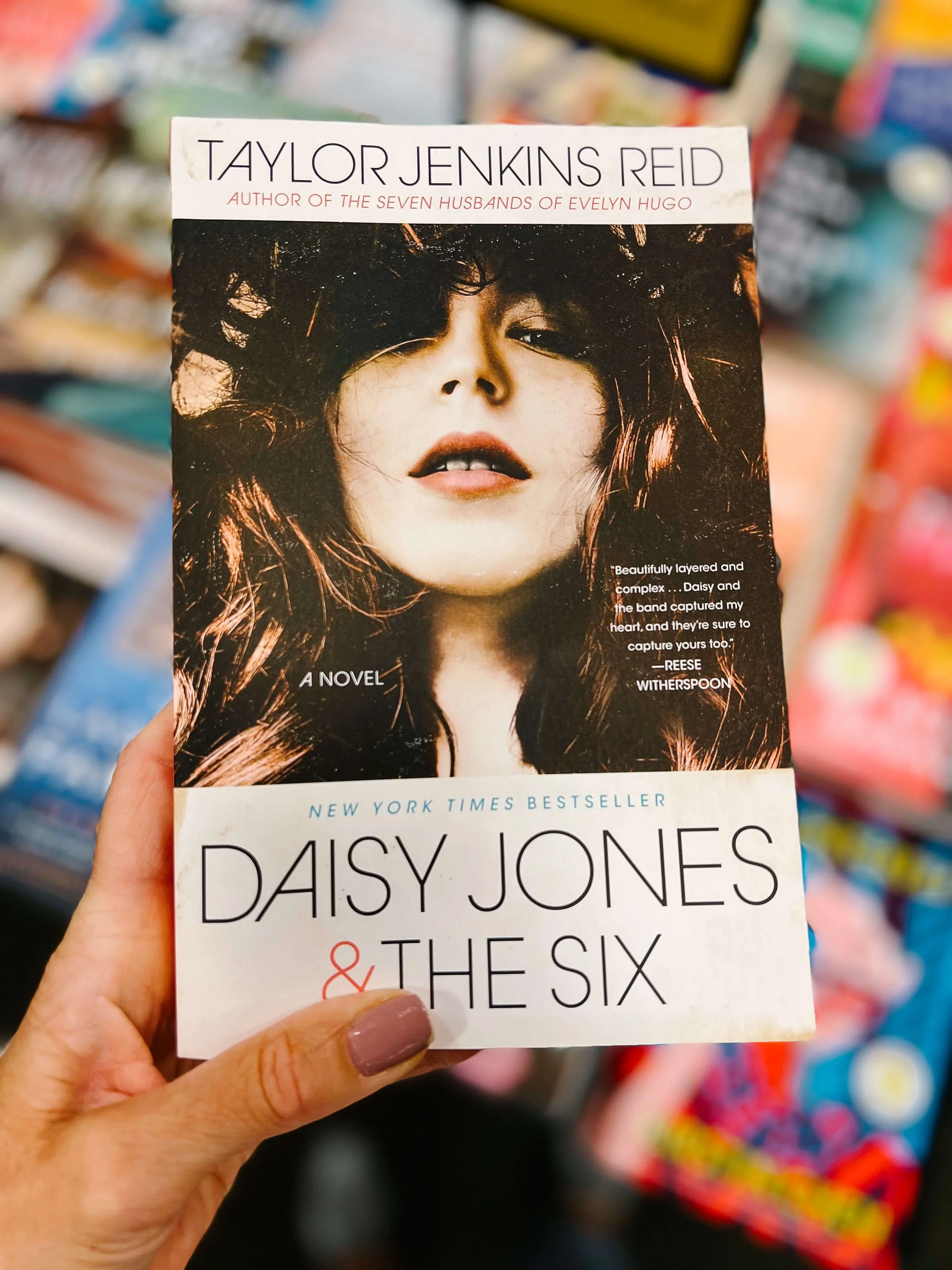 Daisy Jones and Six book cover, GG book pick