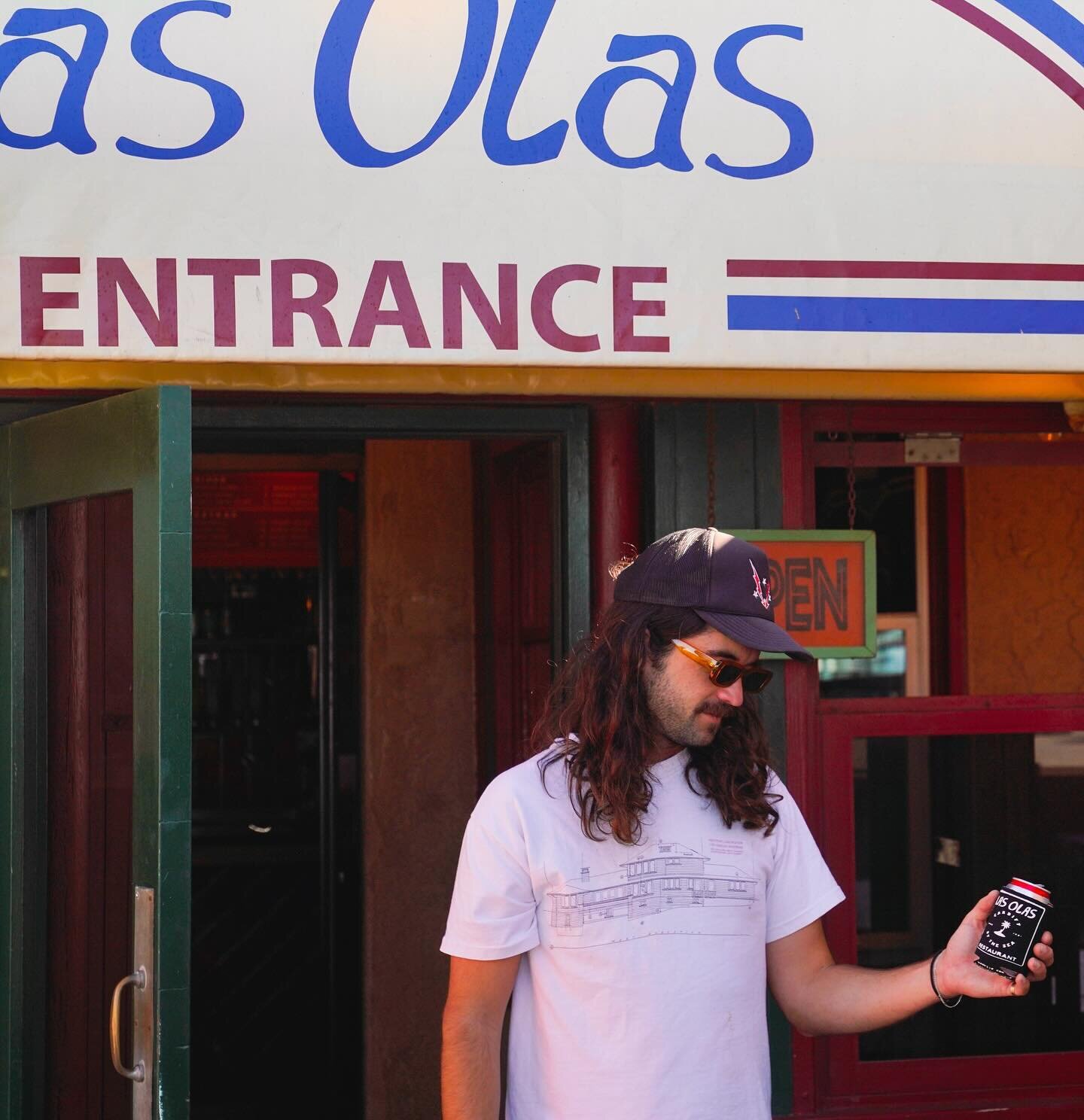 Jack slipping into something a little more comfortable &hellip;w/ his sleek Las Olas koozie. @kookziekoozieco our friends local biz of making upcycled wetsuits, keeping your hand warm, beer (or marg) cold and old wetsuits outta our landfills.