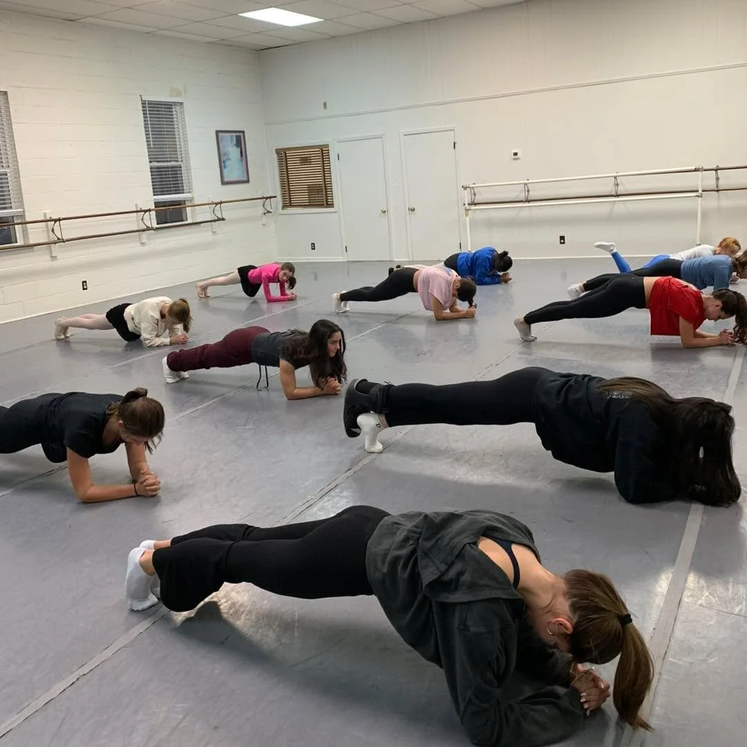 Strength and Conditioning every Tuesday night! πͺ  #dance #dancer #dancerlife #dancestudio #studio #noladance #noladancestudio  #ballet #nolaballet #balletstudio #followyournola #excellence