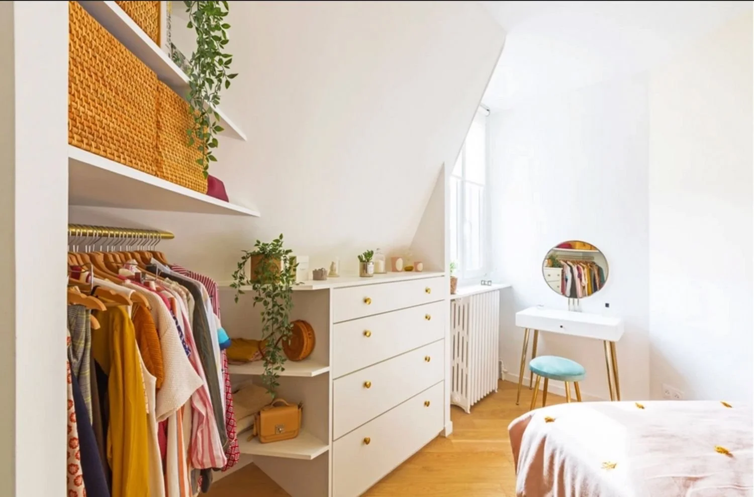 Organize Small Spaces Without Losing An Actual Style