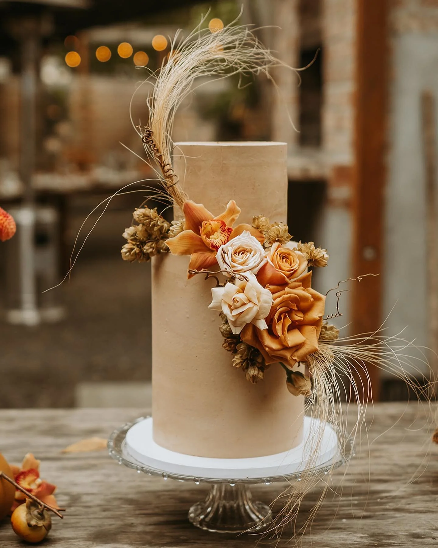 This wedding was such a dream. The entire vendor team went above and beyond delivering magic. It was stunning. To me, it was an extra special one because 2 years ago I made the bride&rsquo;s sister&rsquo;s wedding cake. And now I get to make @greciar