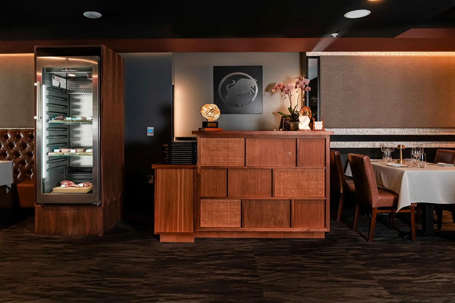 alexanders-Lobby.jpg