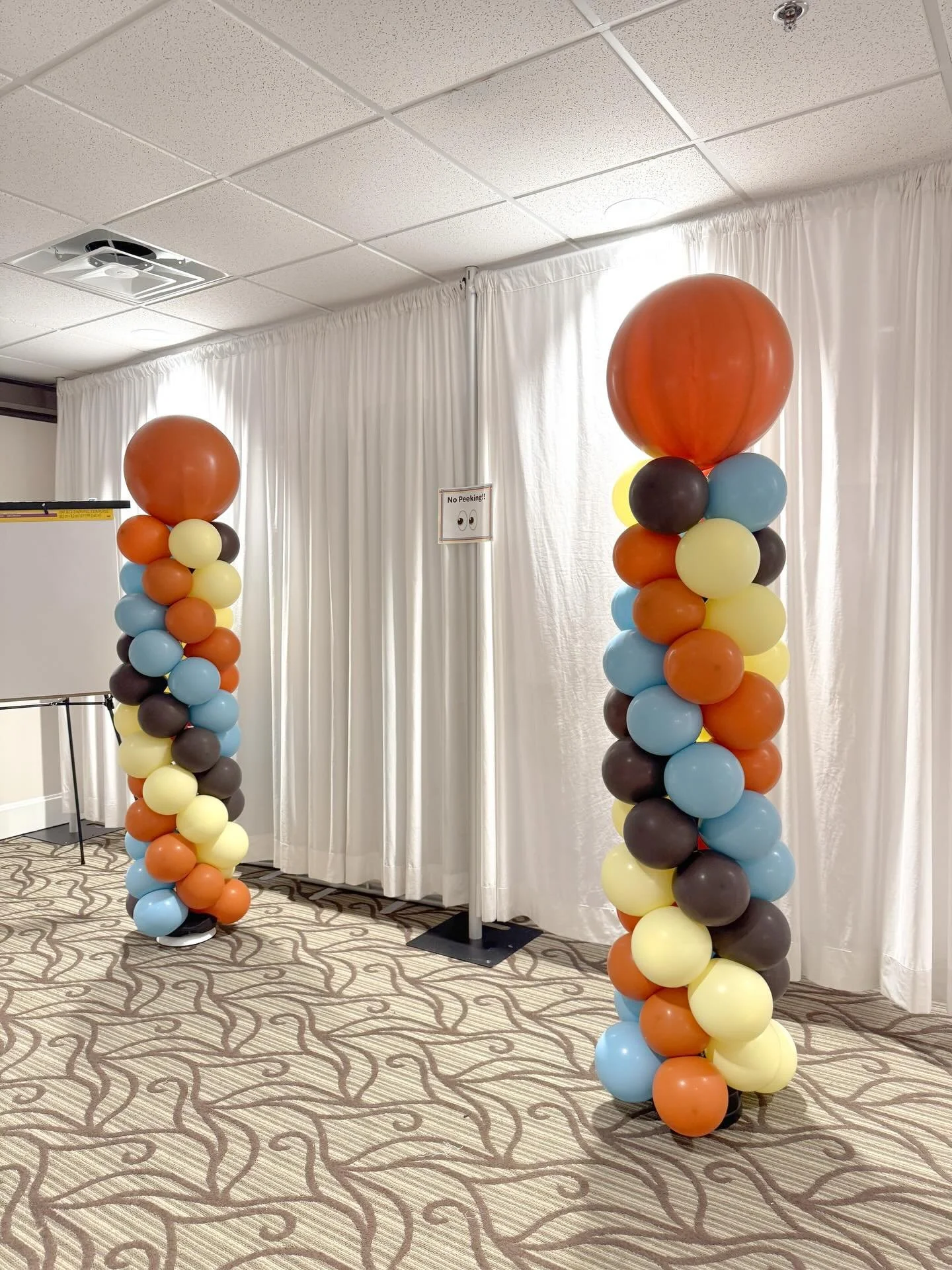When they say, &ldquo;We want everyone to WOW as soon as they walk in&rdquo; you know you have to deliver!

Bringing this event to life was so much fun!
.
.
.
.
.
#brandedballoons #balloonsforevents #onestoppopdesigns #nashvilleballoons #corporatebal