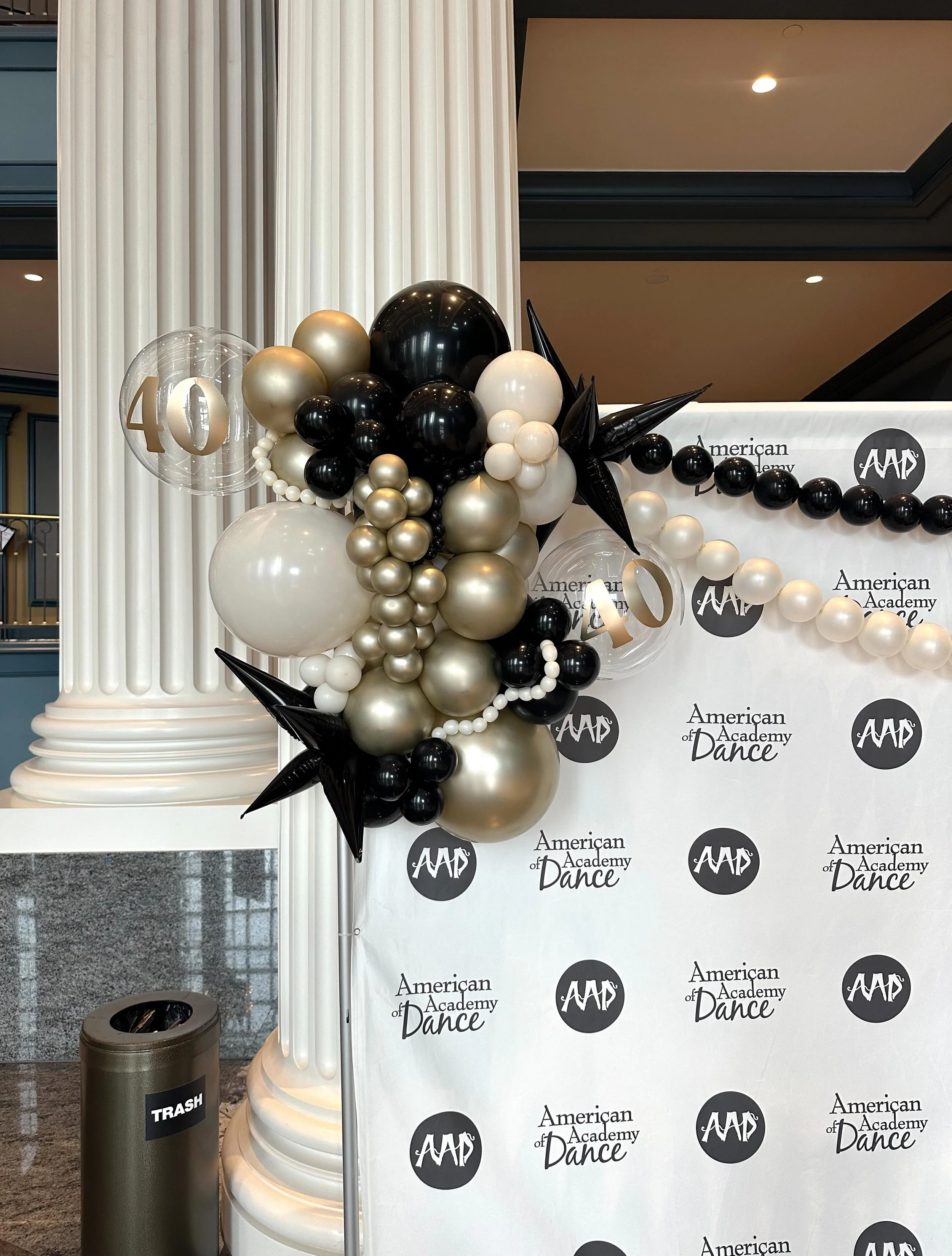 If you&rsquo;re debating whether or not to have a backdrop at your next event&hellip; just do it, and let me help💁🏻&zwj;♀️
.
.
.
.
.
#balloonbackdrop #gallatinballoons #hendersonvilleballoons #recitalballoons #stepandrepeatballoons