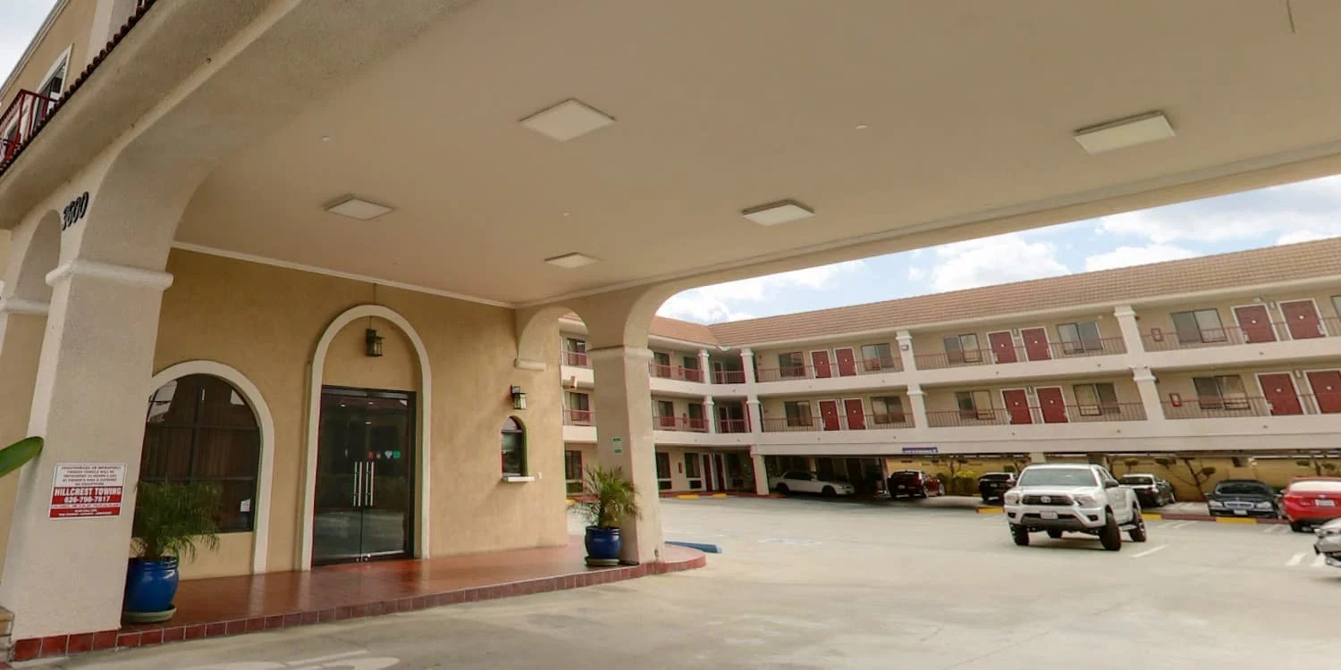 Best Western Pasadena Royale Inn &amp; Suites