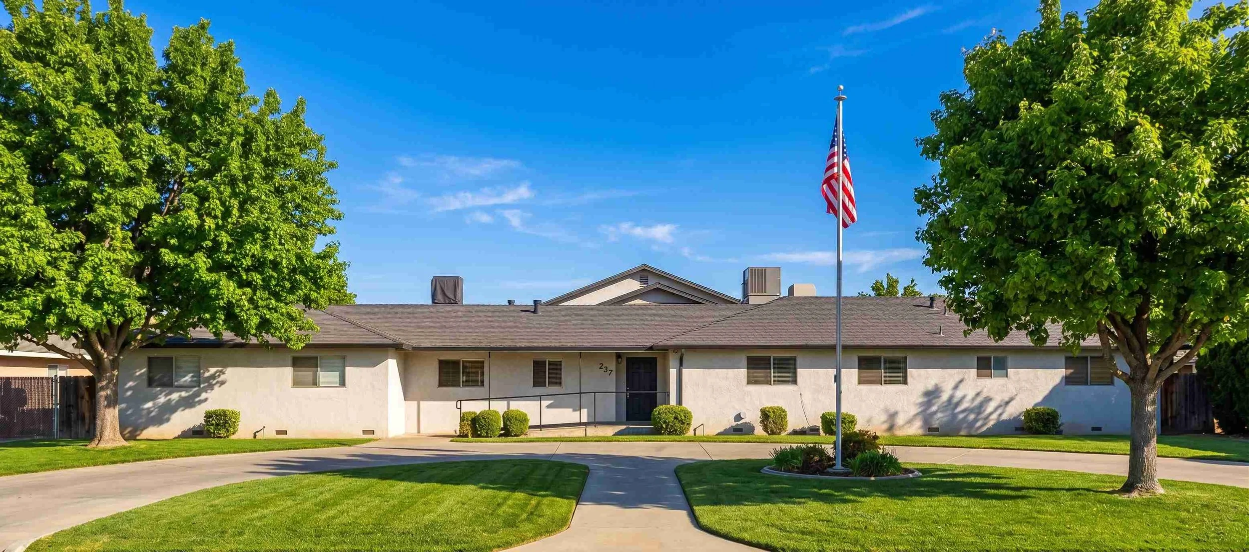 J &amp; L Guest Home