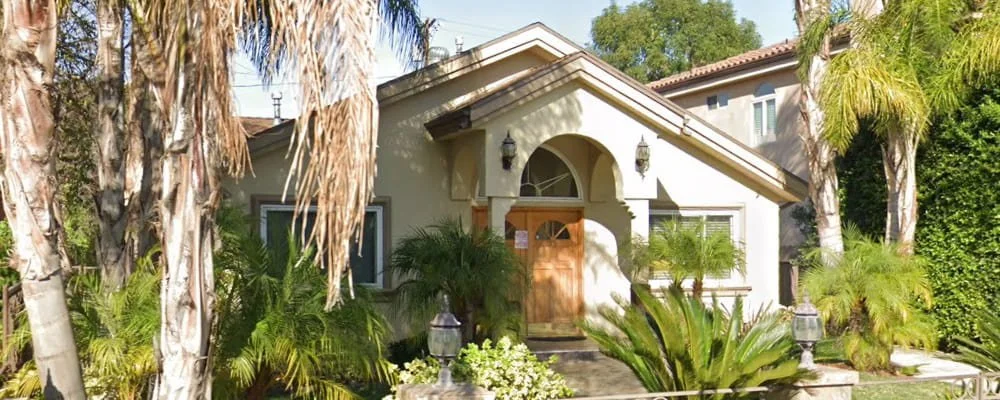 A beautiful residential exterior of Morrison Assisted Living, a senior home with regular physician check-ins and trusted caregivers for seniors, providing a comfortable environment for Sherman Oaks concierge medicine.