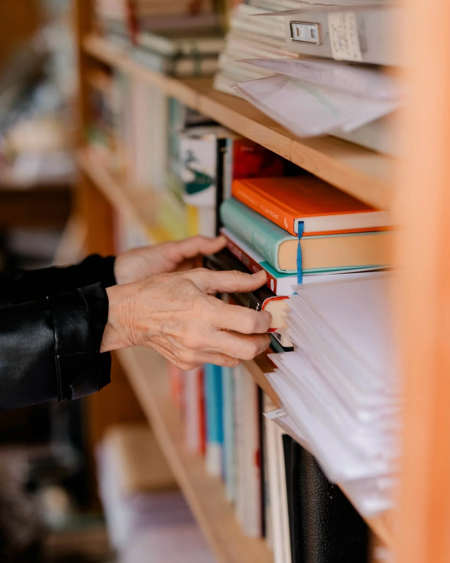 As the year draws to a close, I&rsquo;ve been reflecting on what, and who, has inspired me through 2025.

Three people whose work has stayed with me this autumn/winter:

Martin Parr @martinparrstudio 
His last book, Utterly Lazy and Inattentive, is a
