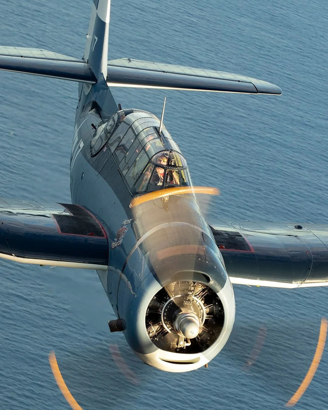 These shots are RED HOT!!! 🔥🔥 Like, are you KIDDING?!?! 

Huge shoutout to the legends at @aviationphotocrew for capturing @acemakeraviation absolutely ripping it up in the TBM Avenger at Pacific Airshow Huntington Beach 😮&zwj;💨✈️

Who caught Gre