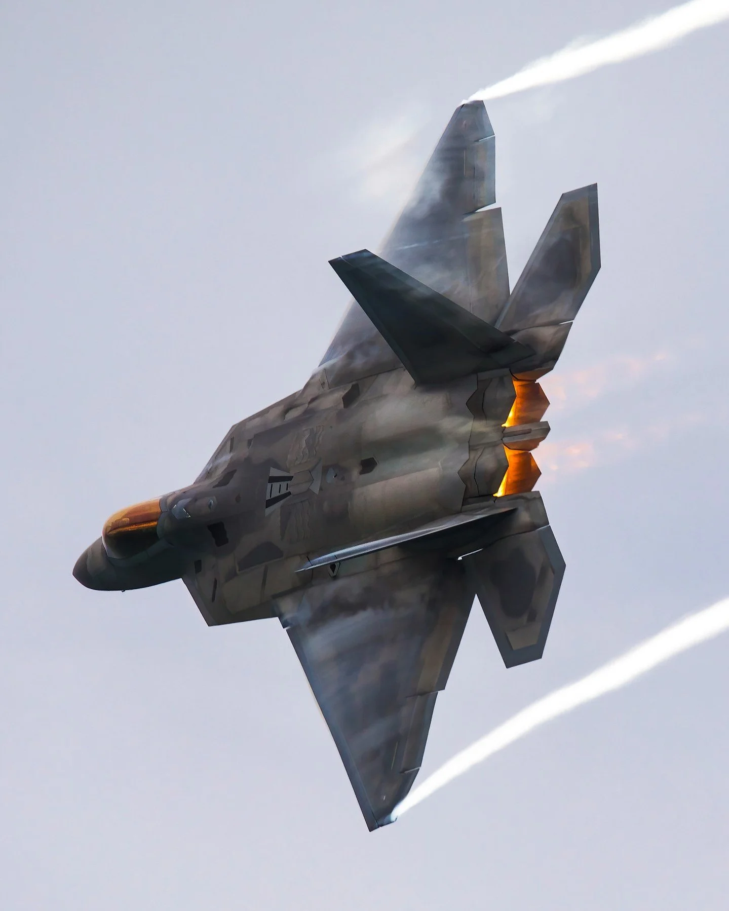 And then there&rsquo;s the Pacific Airshow noise. 🙌🏼 Not just loud, the kind you feel in your chest. The kind that rattles the pier and sticks with you for days after. 🤘🏼✈️

So how do you capture the noise in a photo? Here&rsquo;s my attempt at f