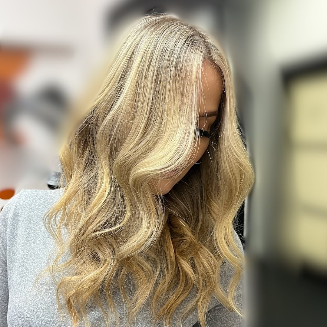 Effortless blondes, full foil refresh, root tap, and tip-out magic, all expertly crafted to perfection. Ready to elevate your look? 
✂️
Book NOW by texting (484) 300-3802 or click the link in BIO. 
✂️
✂️
✂️
#MimisBoutiqueSalon #HairMagic #pahairstyli