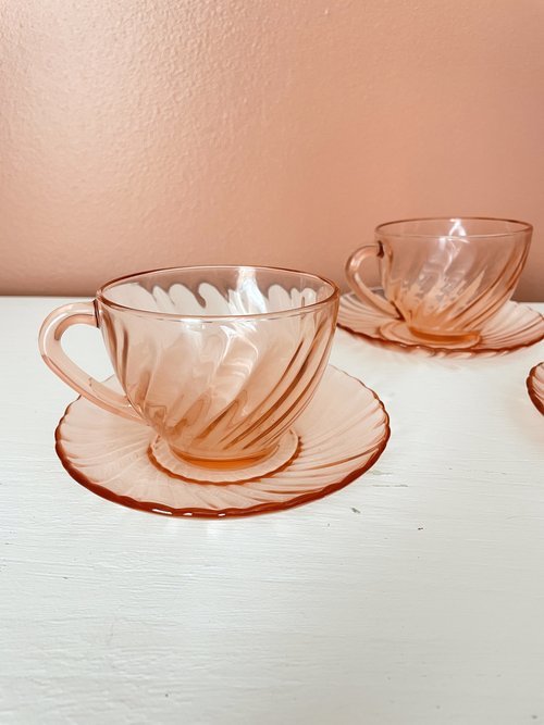 Arcoroc Rosaline Pink Glass Cups &amp; Saucers (4)