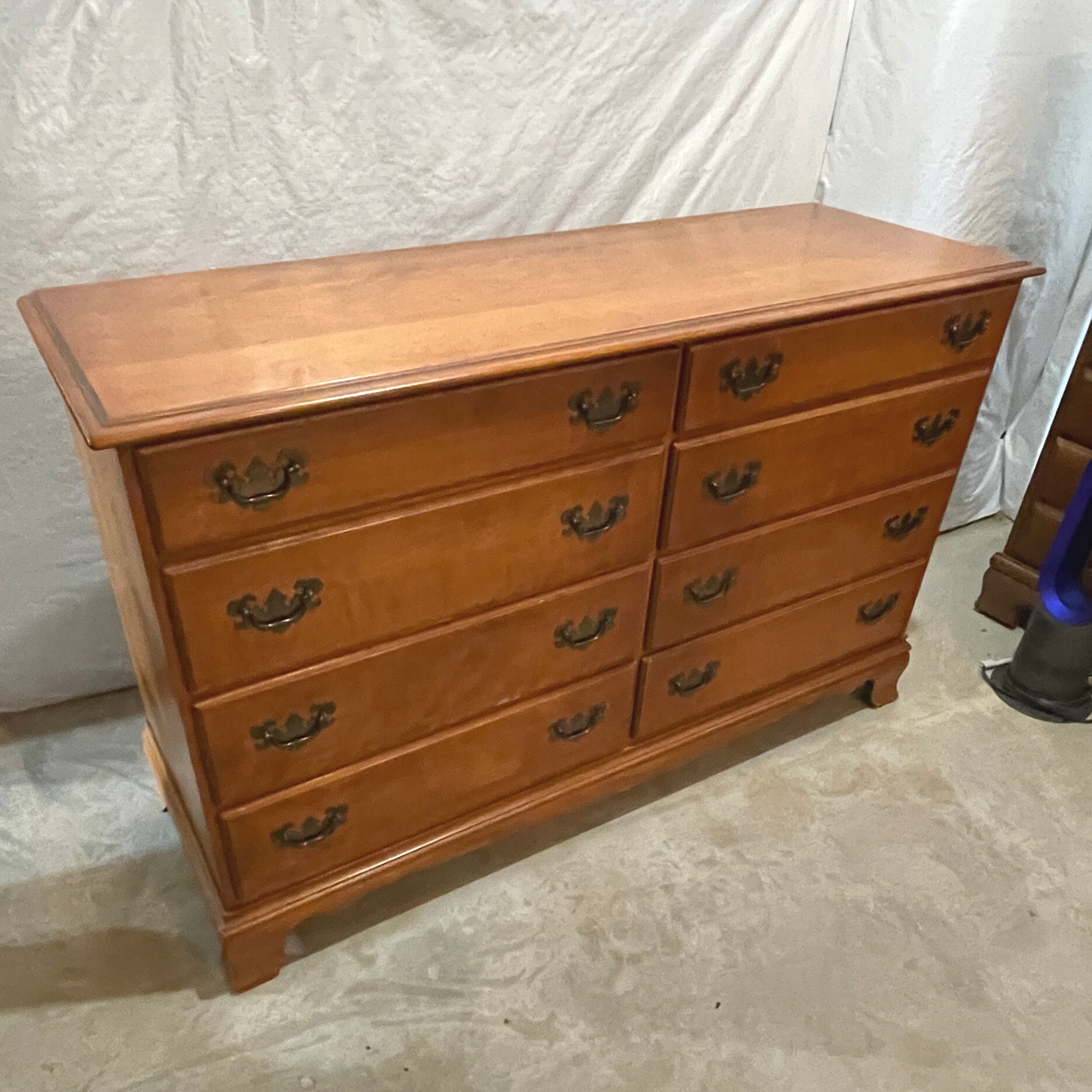 Winthrop 8-Drawer Dresser 