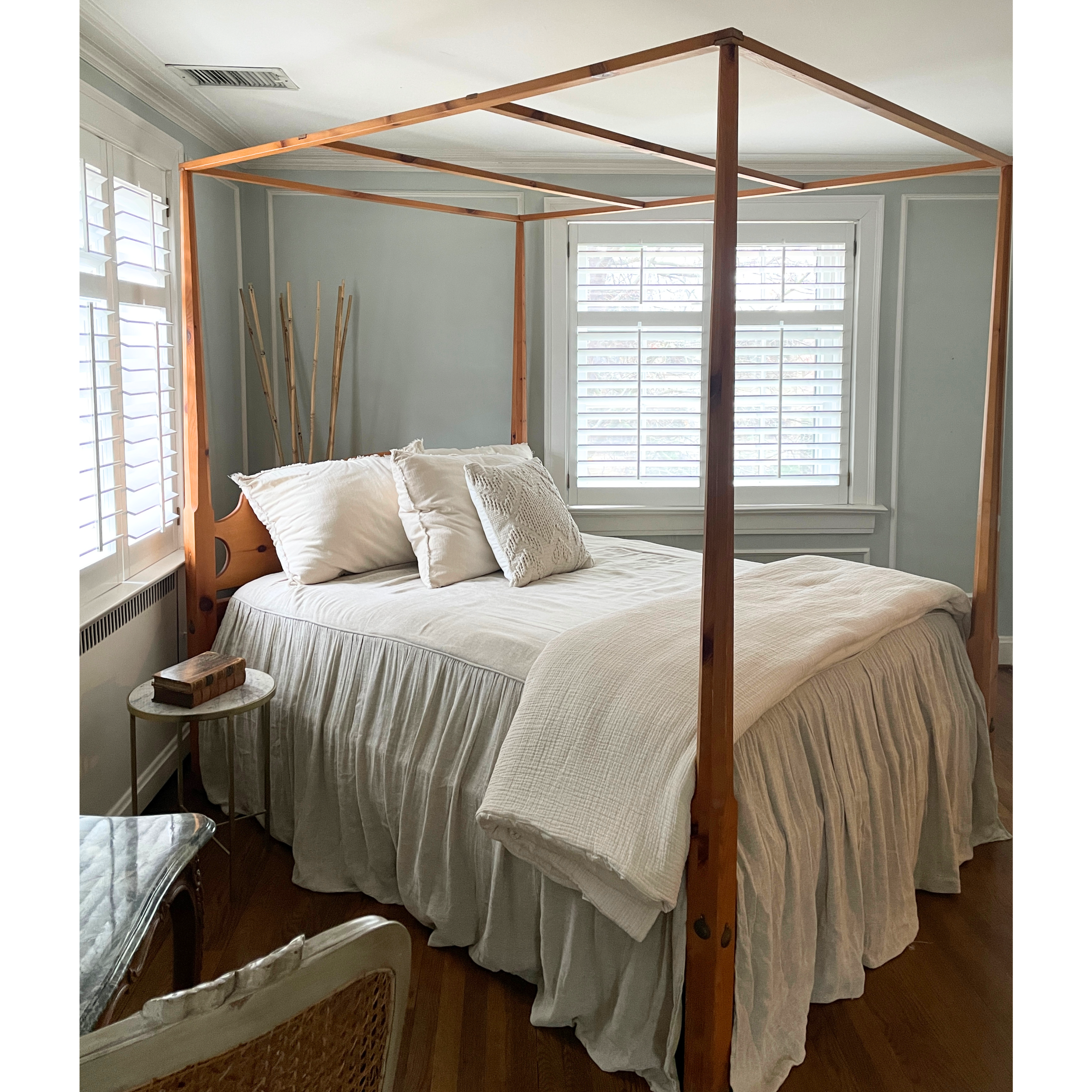 Wood Four Poster Queen Bed