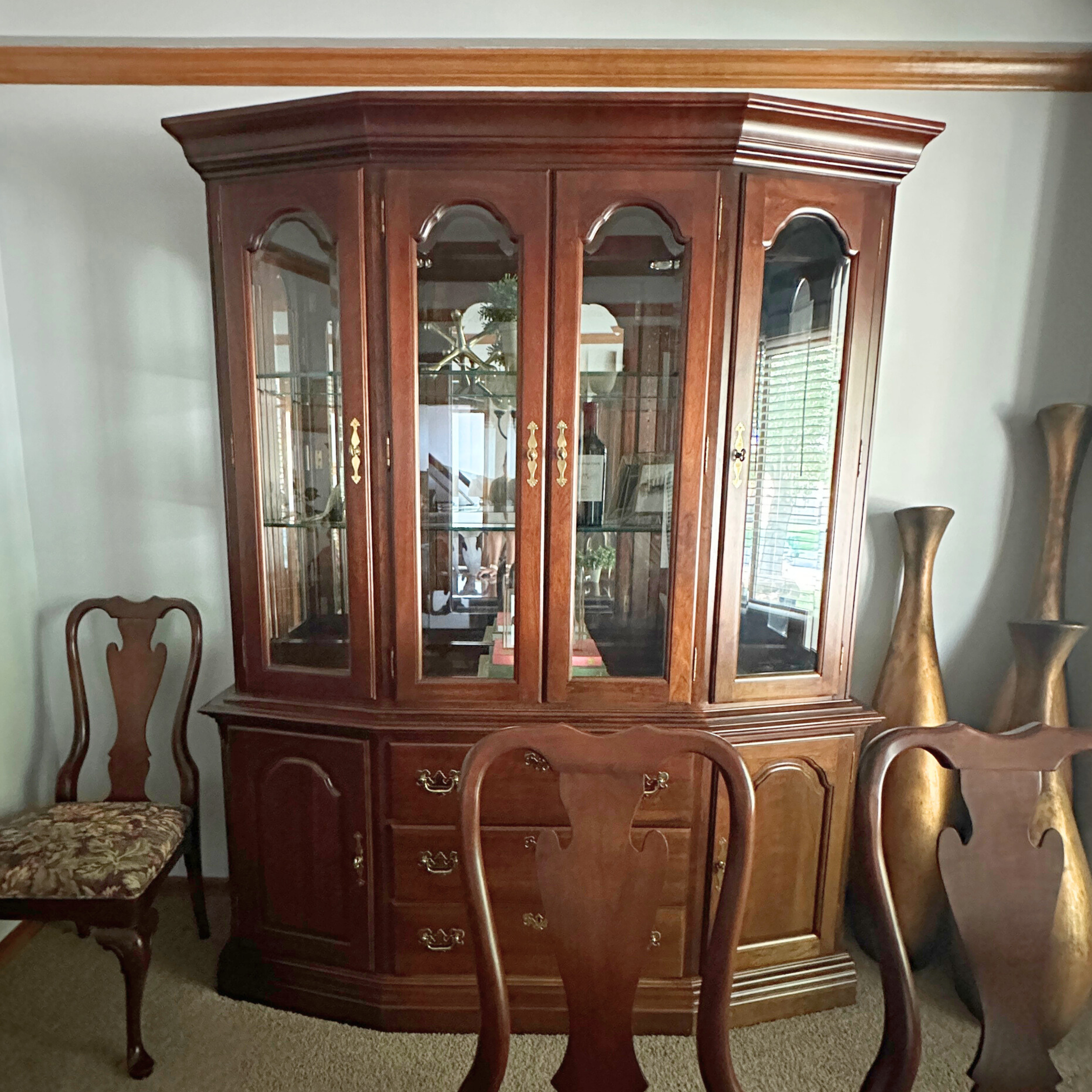 Kincaid Furniture Commonwealth Cherry Traditional Style Lighted Display China Cabinet