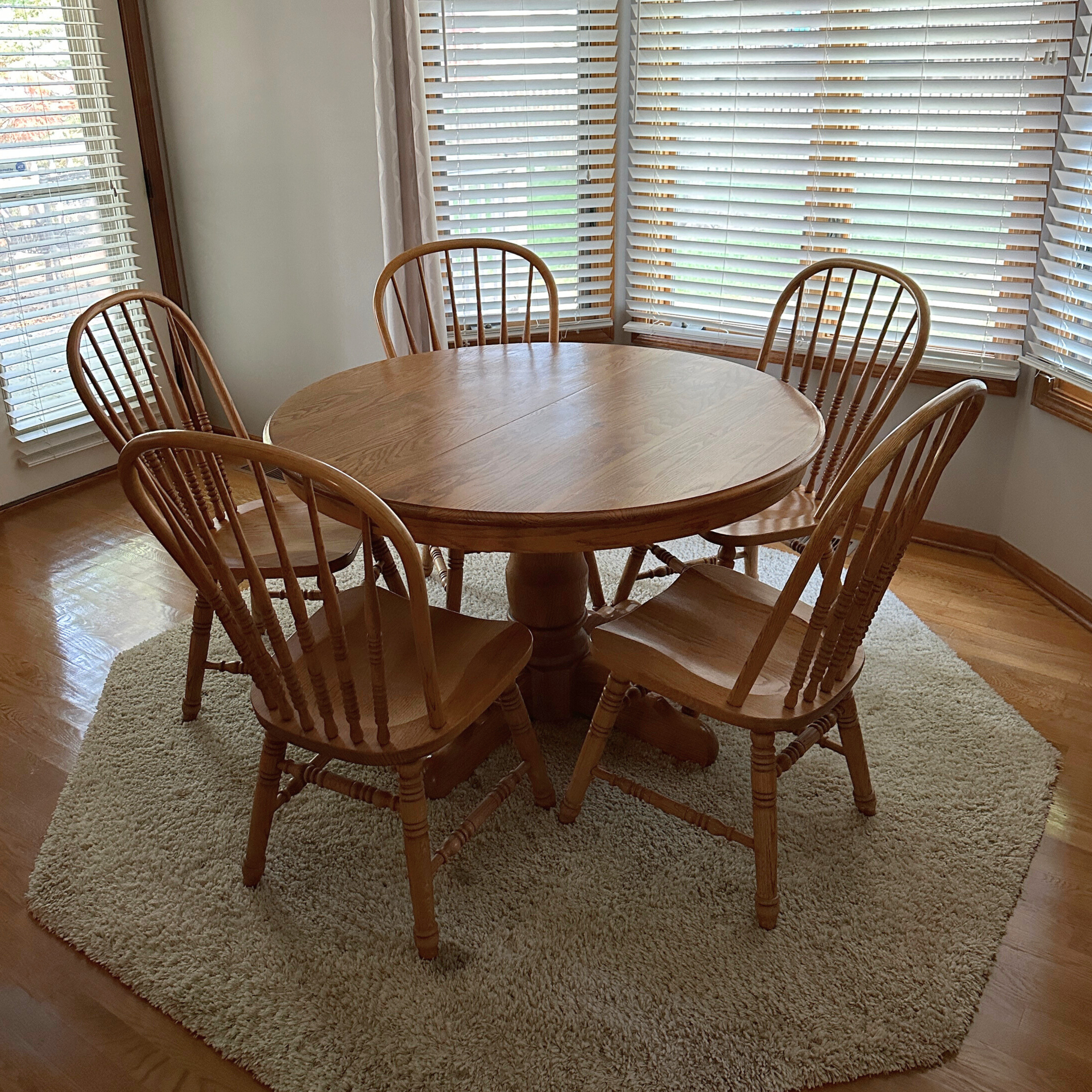 Round Pedestal Kitchen Table with five Windsor Chairs