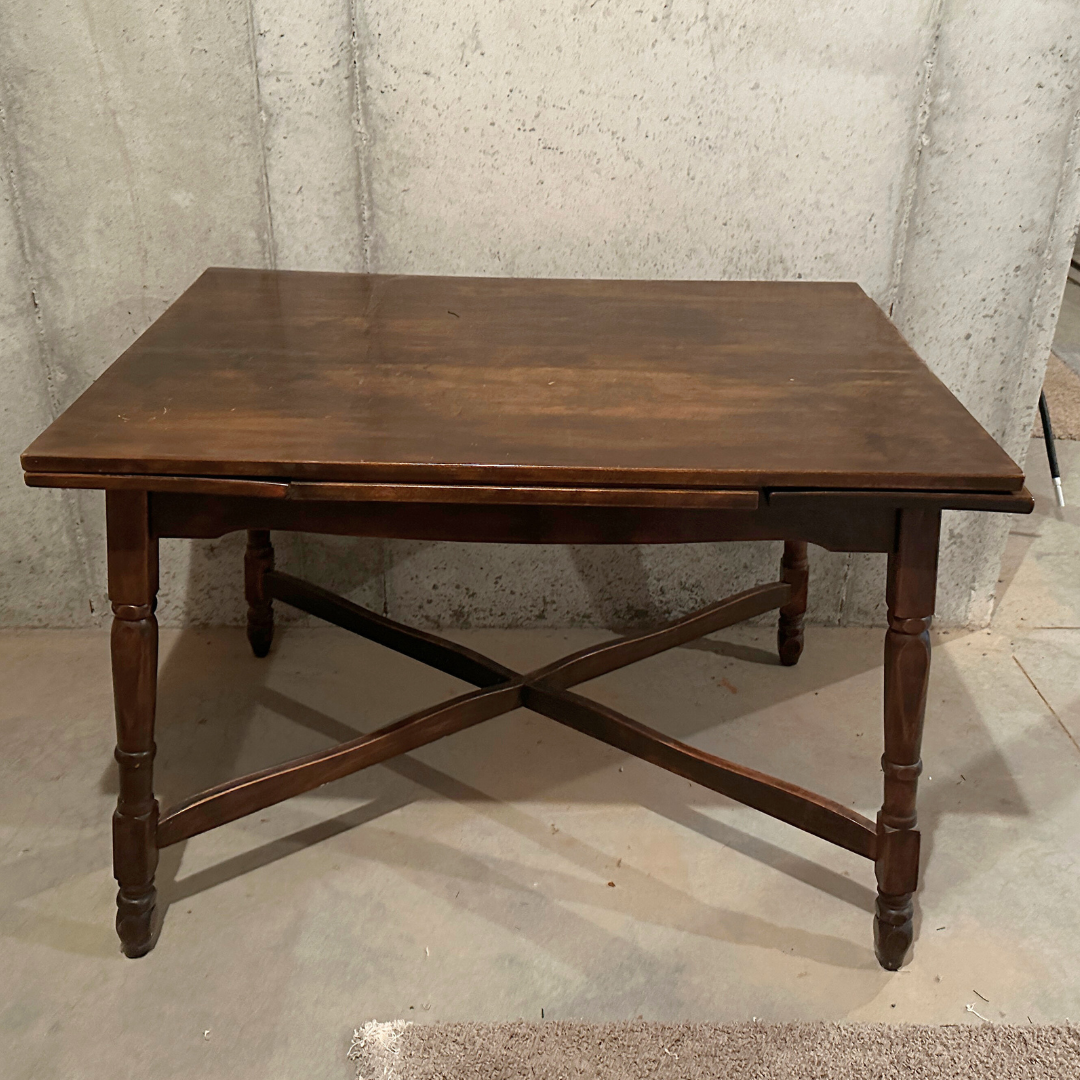 Extendable Vintage Dining Table