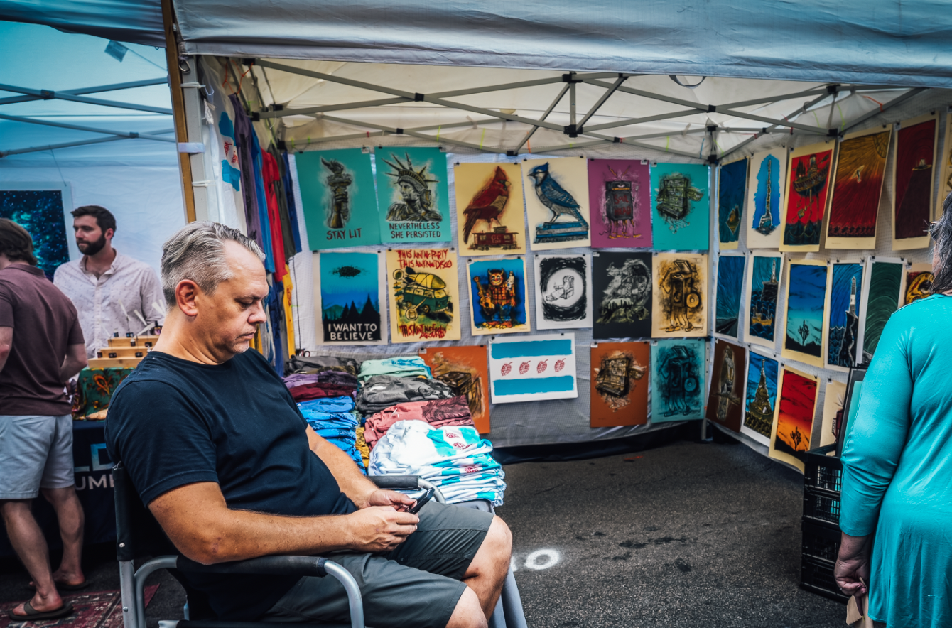 SHOPPING, SUNLIGHT AND ART