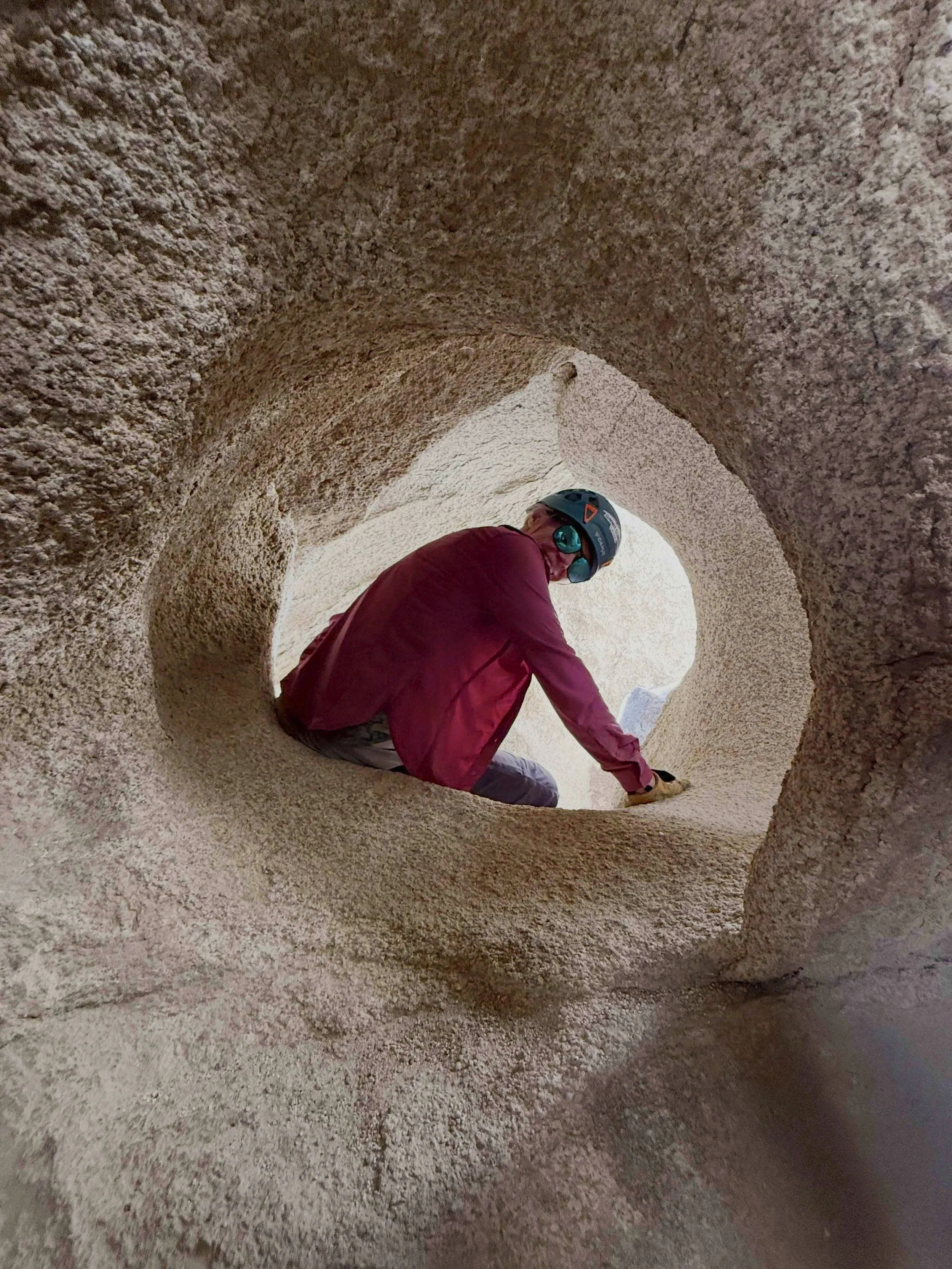 the-overlook-cave-corridor-route-joshua-tree-national-park-11.jpg
