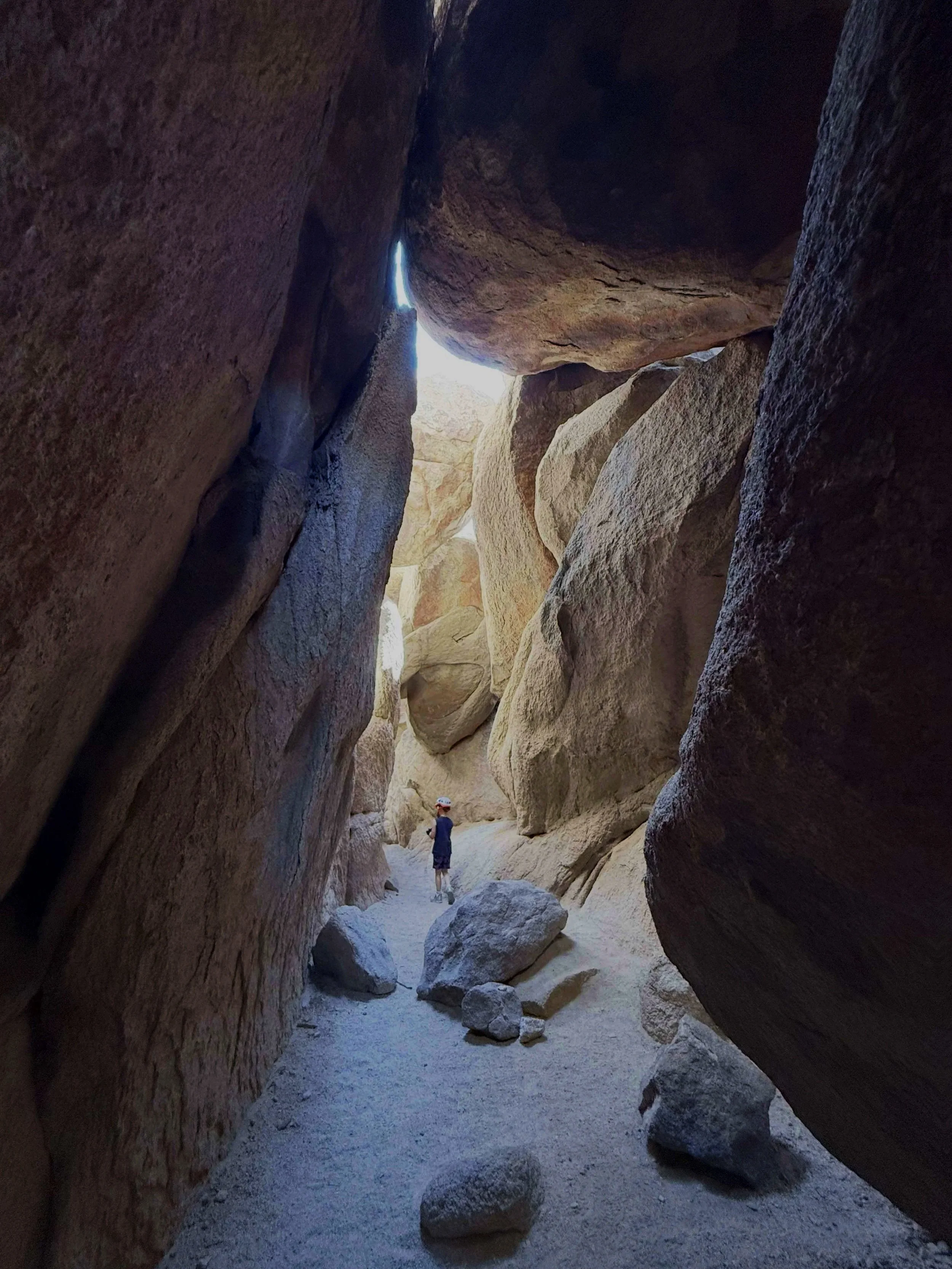 the-overlook-cave-corridor-route-joshua-tree-national-park-7.jpg