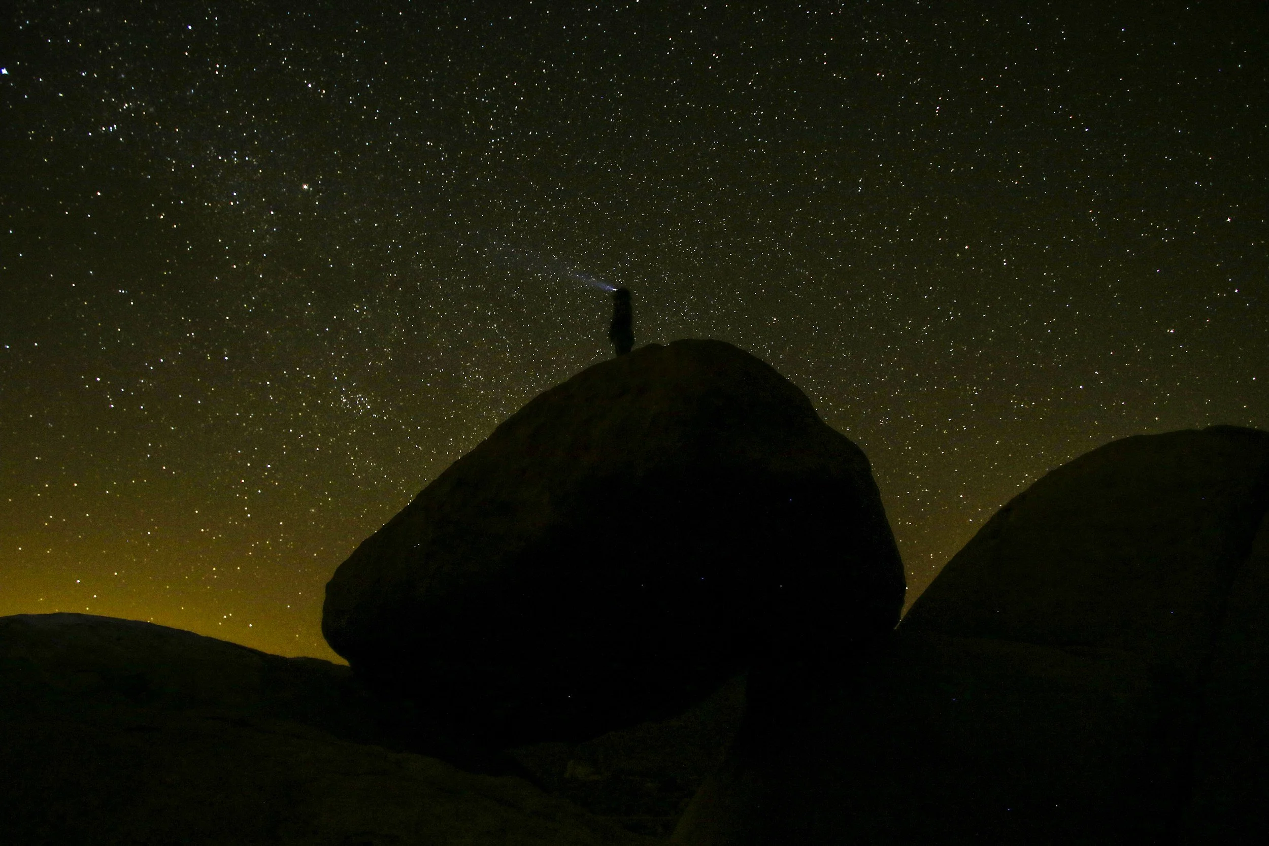 Nightlife Near Joshua Tree: Bars, Live Music, Stargazing &amp; After-Dark Adventures