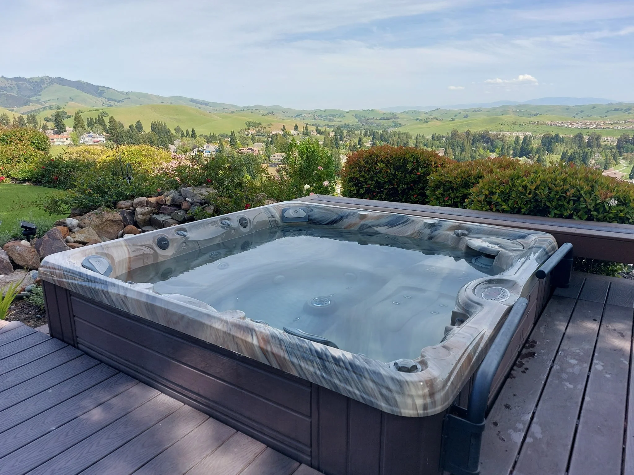 Hot tub with a view!
Caldera Salina Spa
Shell- Tuscan Sun
Cabinet- Java
Dublin, CA